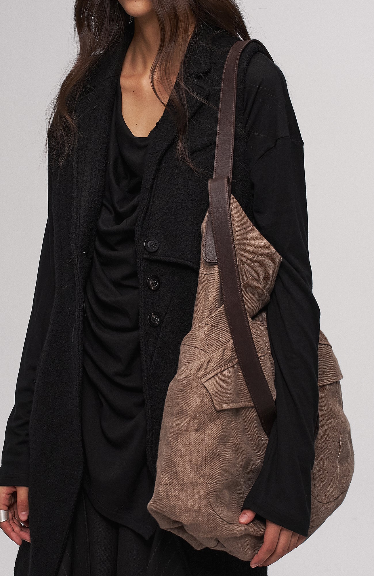 ILNya Nieternite Nifutur Oversized Linen Horsehide-Strap Messenger Bag