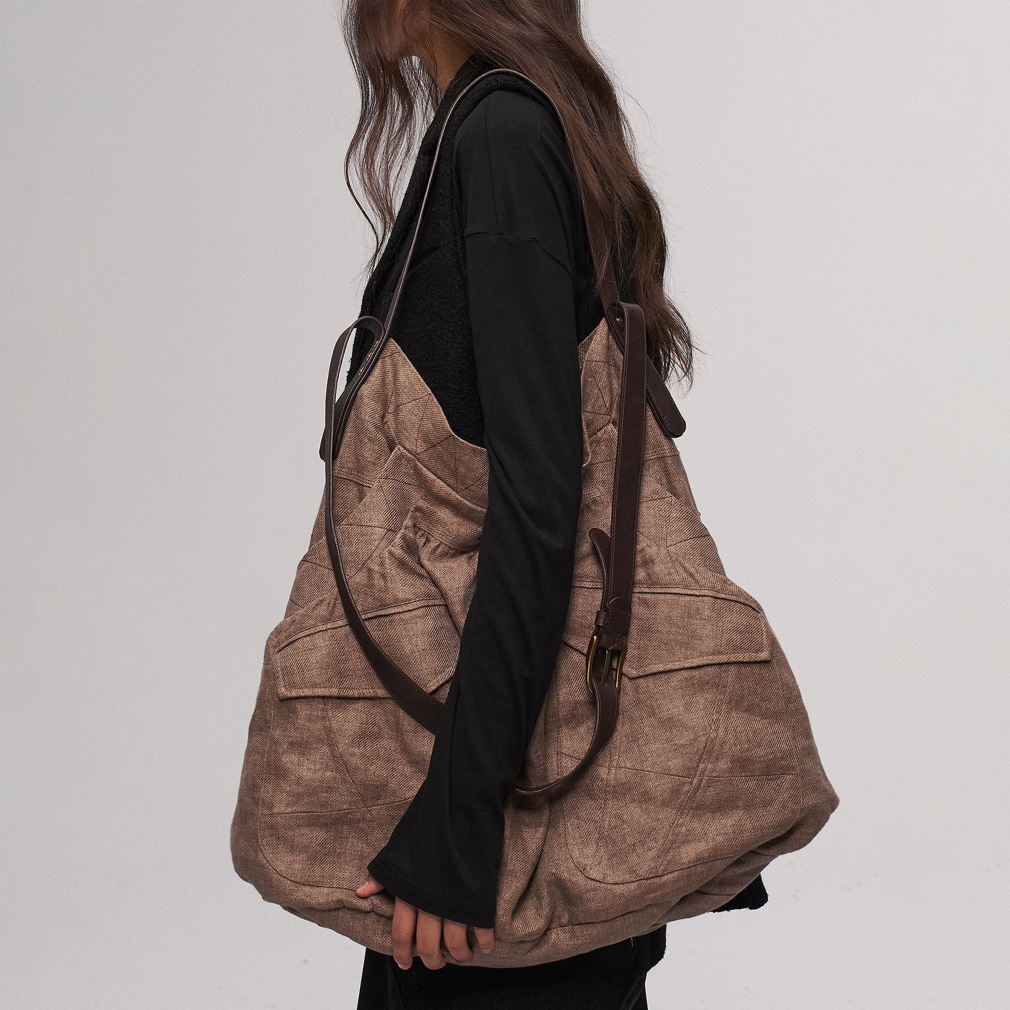 ILNya Nieternite Nifutur Oversized Linen Horsehide-Strap Messenger Bag