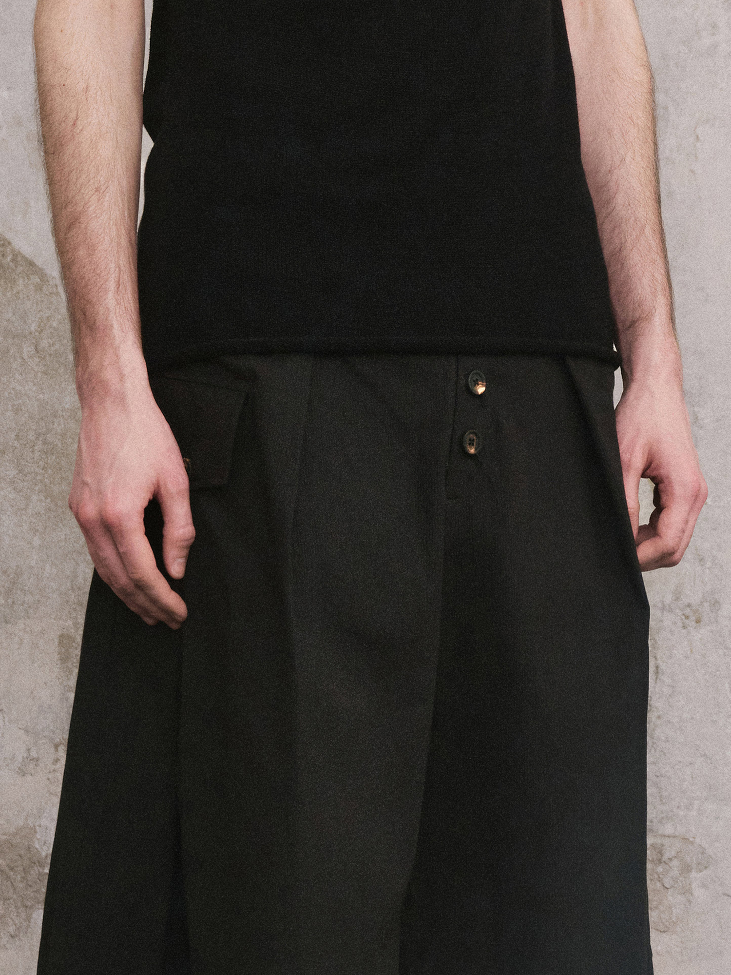 ILNya Nieternite Nifutur Pleated Button-Fly Cotton Shorts