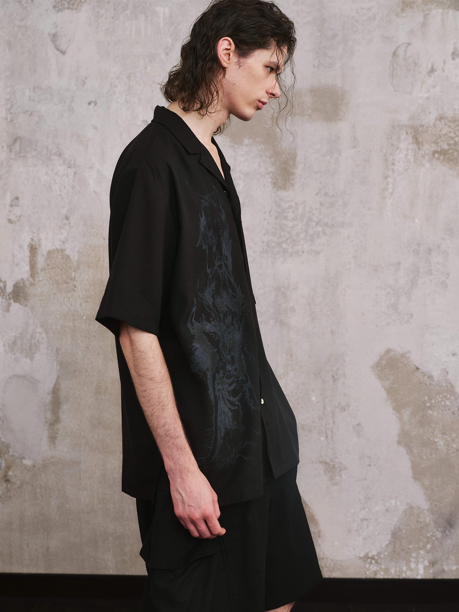 ILNya Nieternite Nifutur Tonal Graphic Cupro Half Shirt