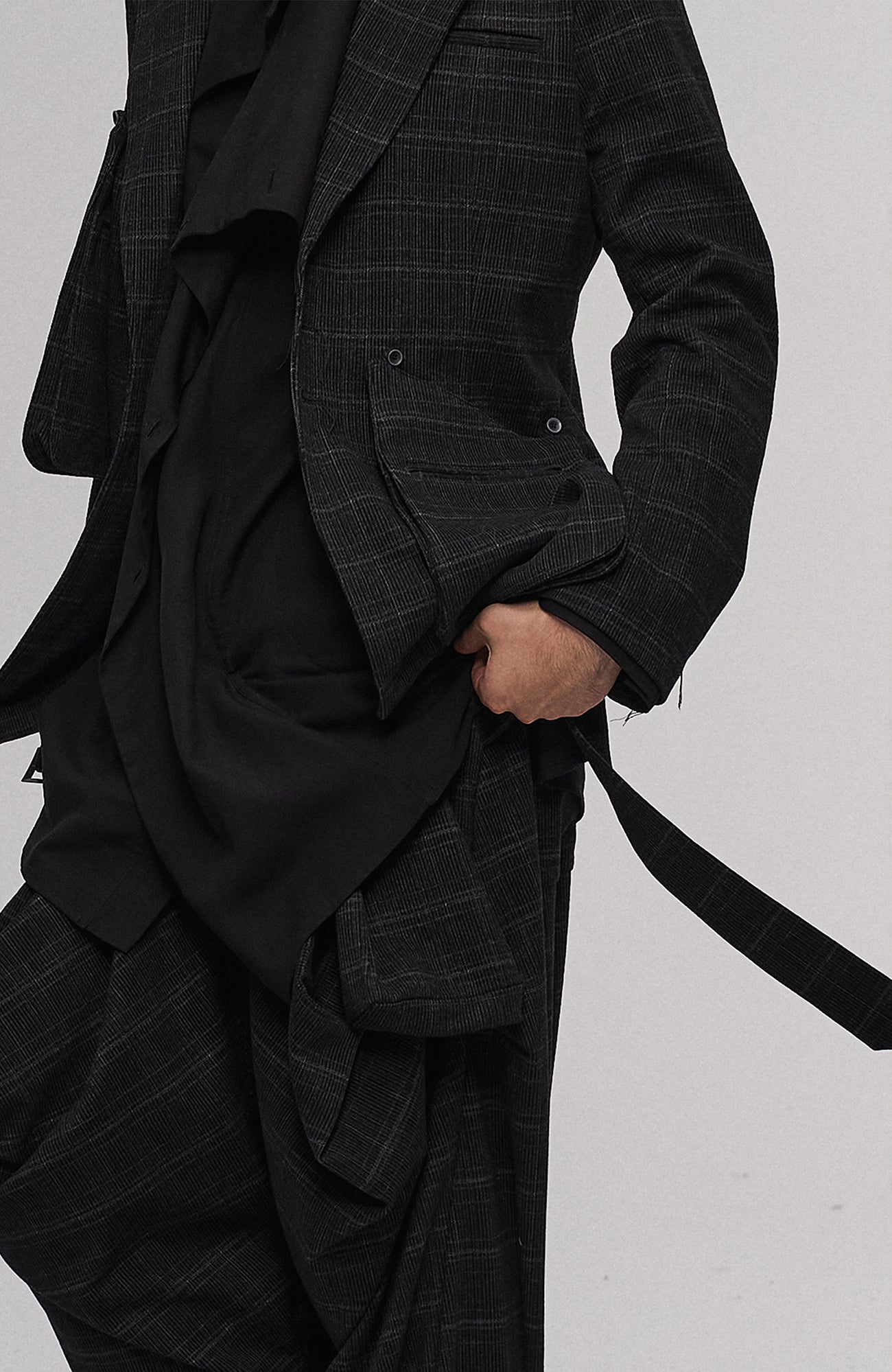 ILNya Nieternite Nifutur Deconstructed Detachable Plaid Blazer