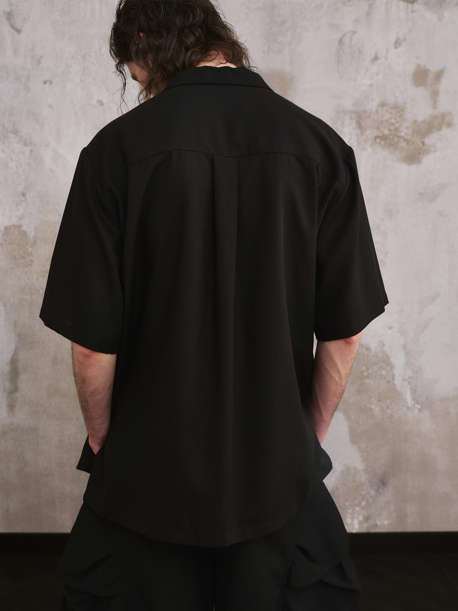 ILNya Nieternite Nifutur Tonal Graphic Cupro Half Shirt