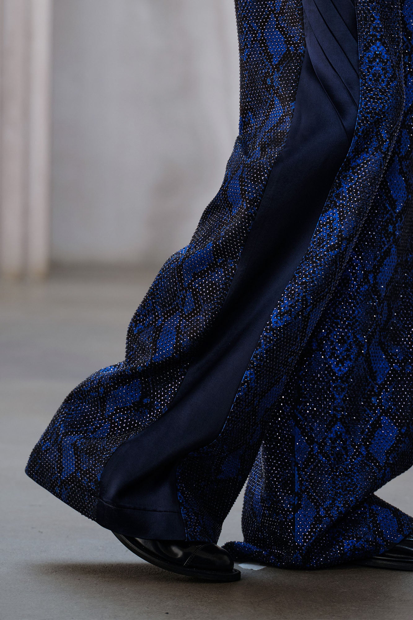 FACEONLAB Snake Diamond Straight-Leg Pants