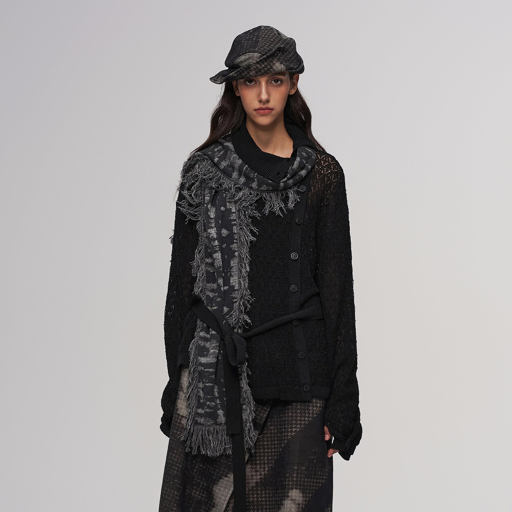 ILNya Nieternite Nifutur Fringed Abstract Jacquard Scarf