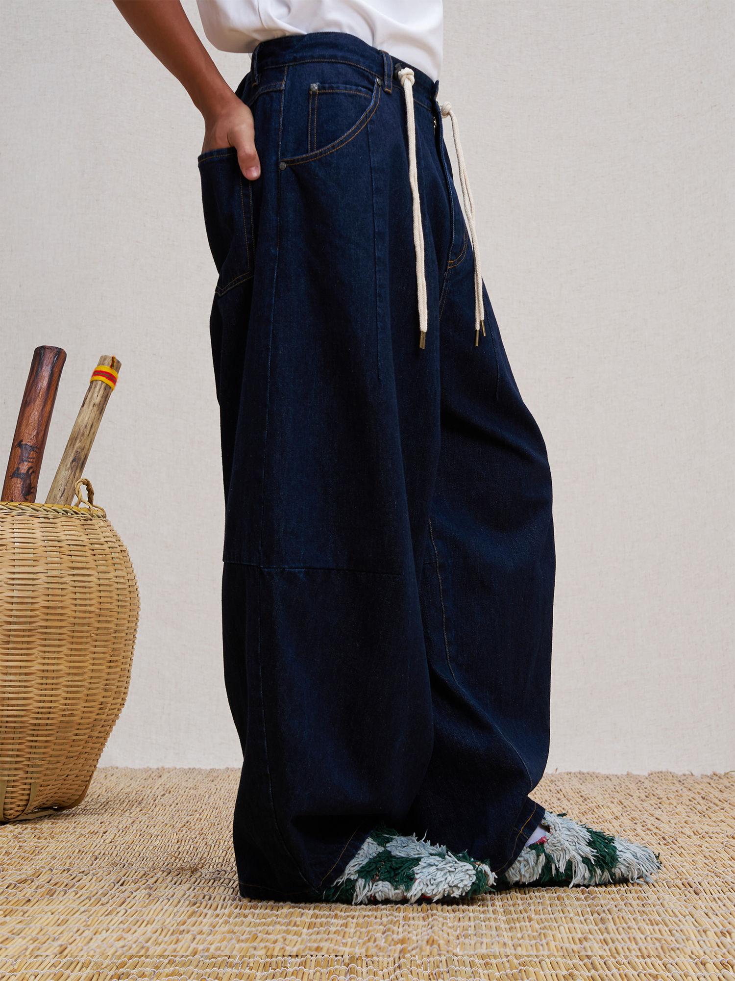 UNLIMITED MOTE Washed Paneled Wide-Leg Jeans