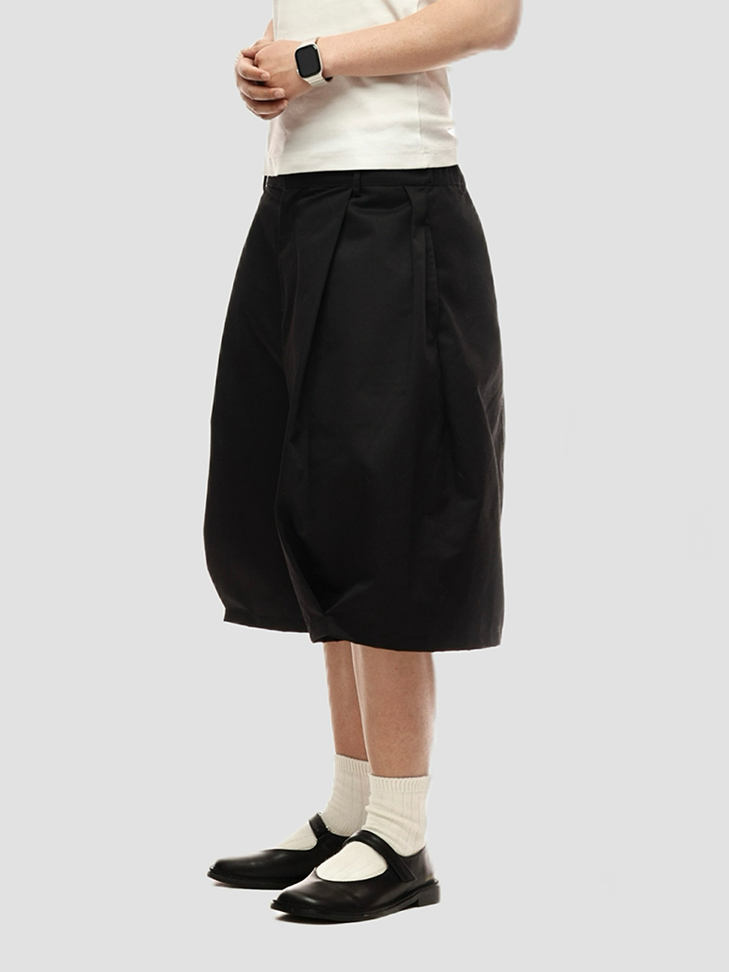 6CRAYON Retro Double-Pleat Wide-Leg Shorts Black