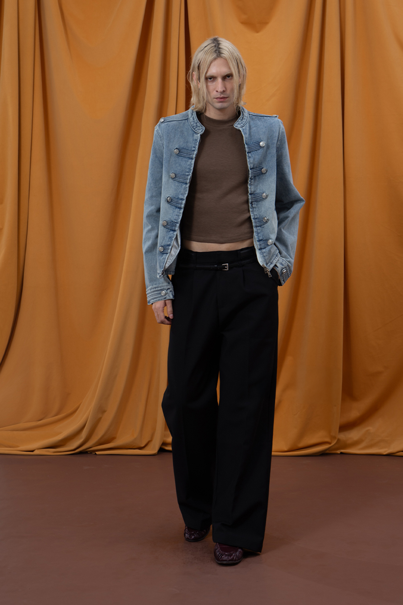 CLP Shoulder-Padded Cropped Long-Sleeve Tee