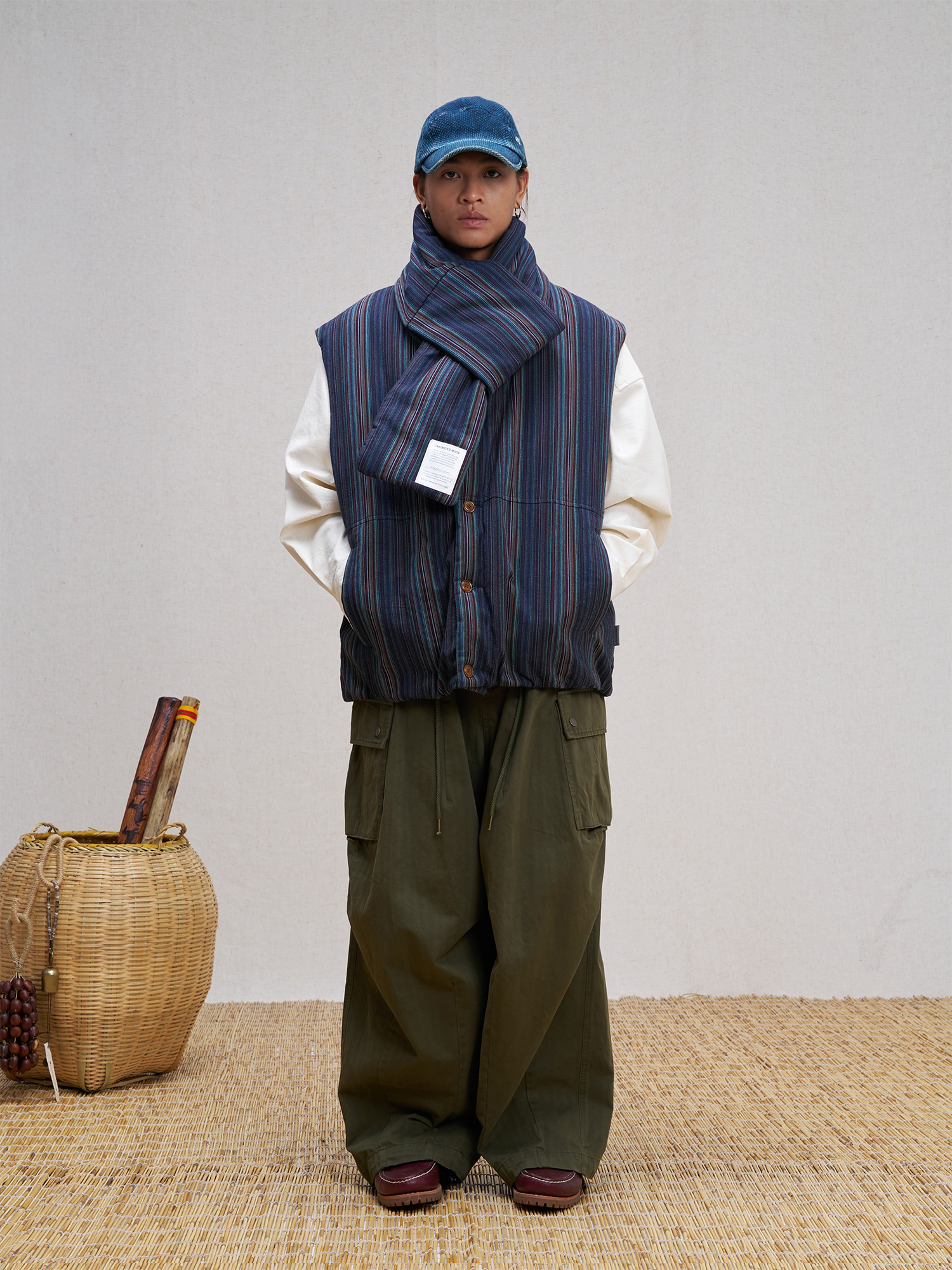 UNLIMITED MOTE Striped Padded Scarf