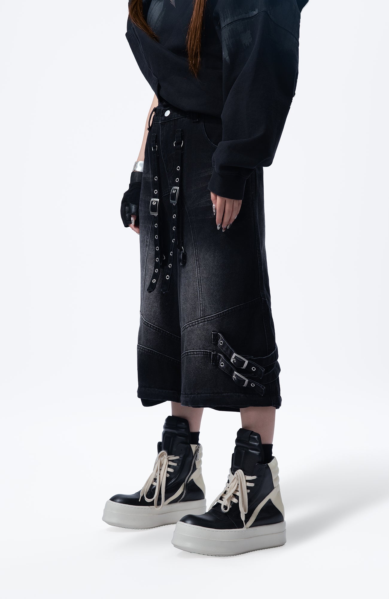 MOGONGSHE Detachable Drape-Strap Washed Jeans