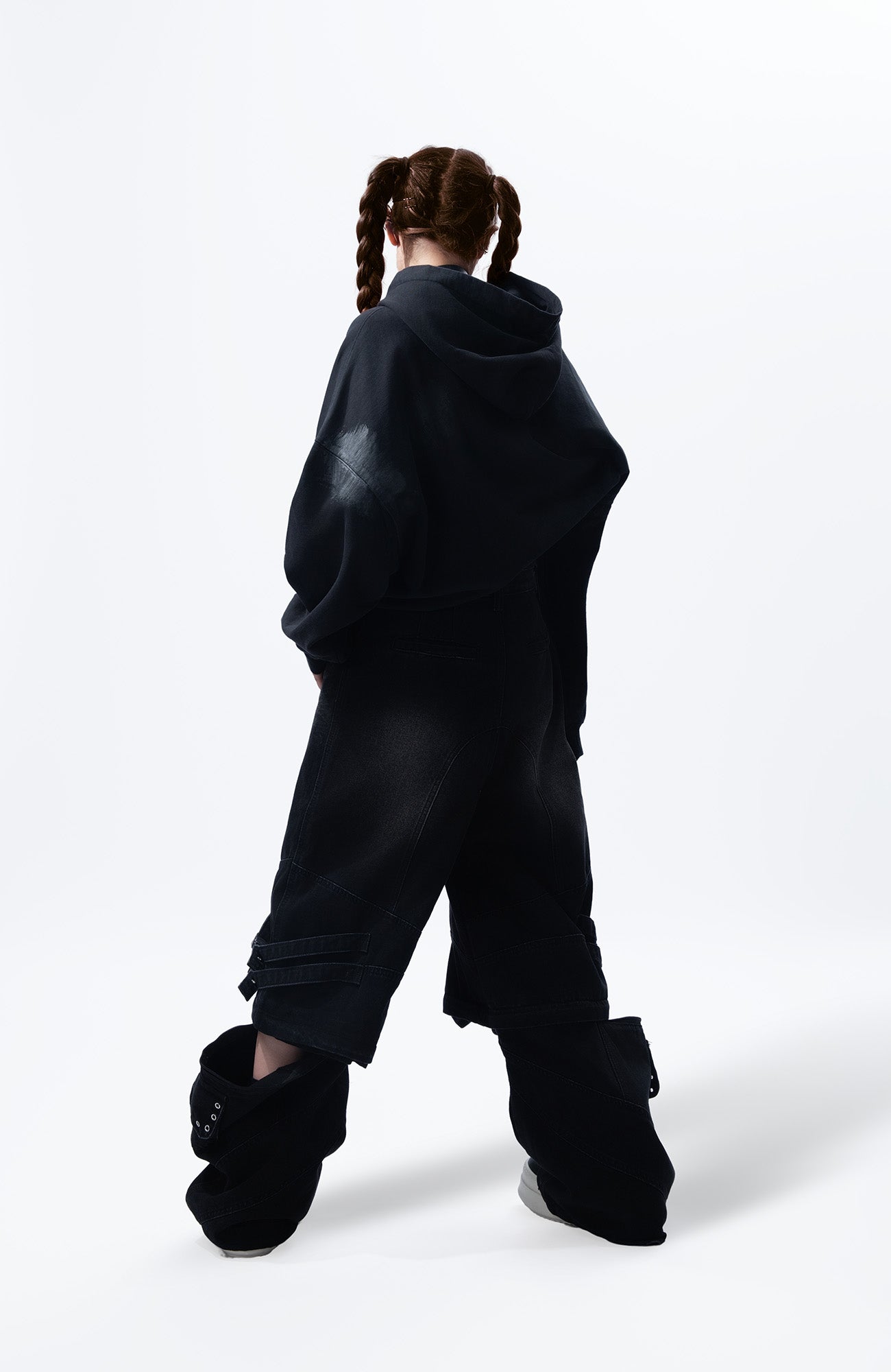 MOGONGSHE Detachable Drape-Strap Washed Jeans