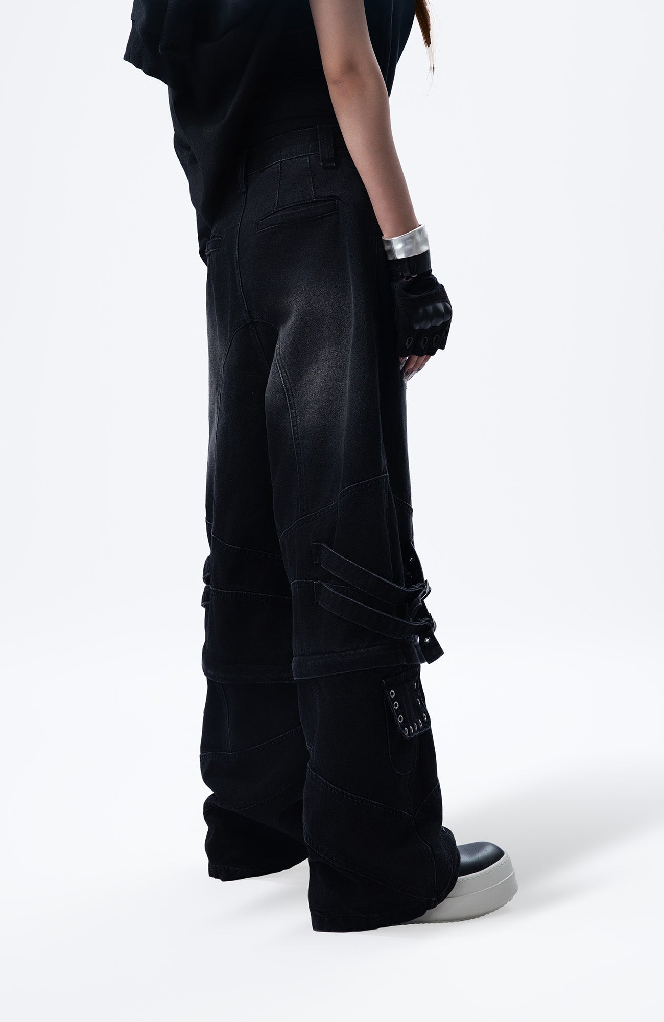 MOGONGSHE Detachable Drape-Strap Washed Jeans