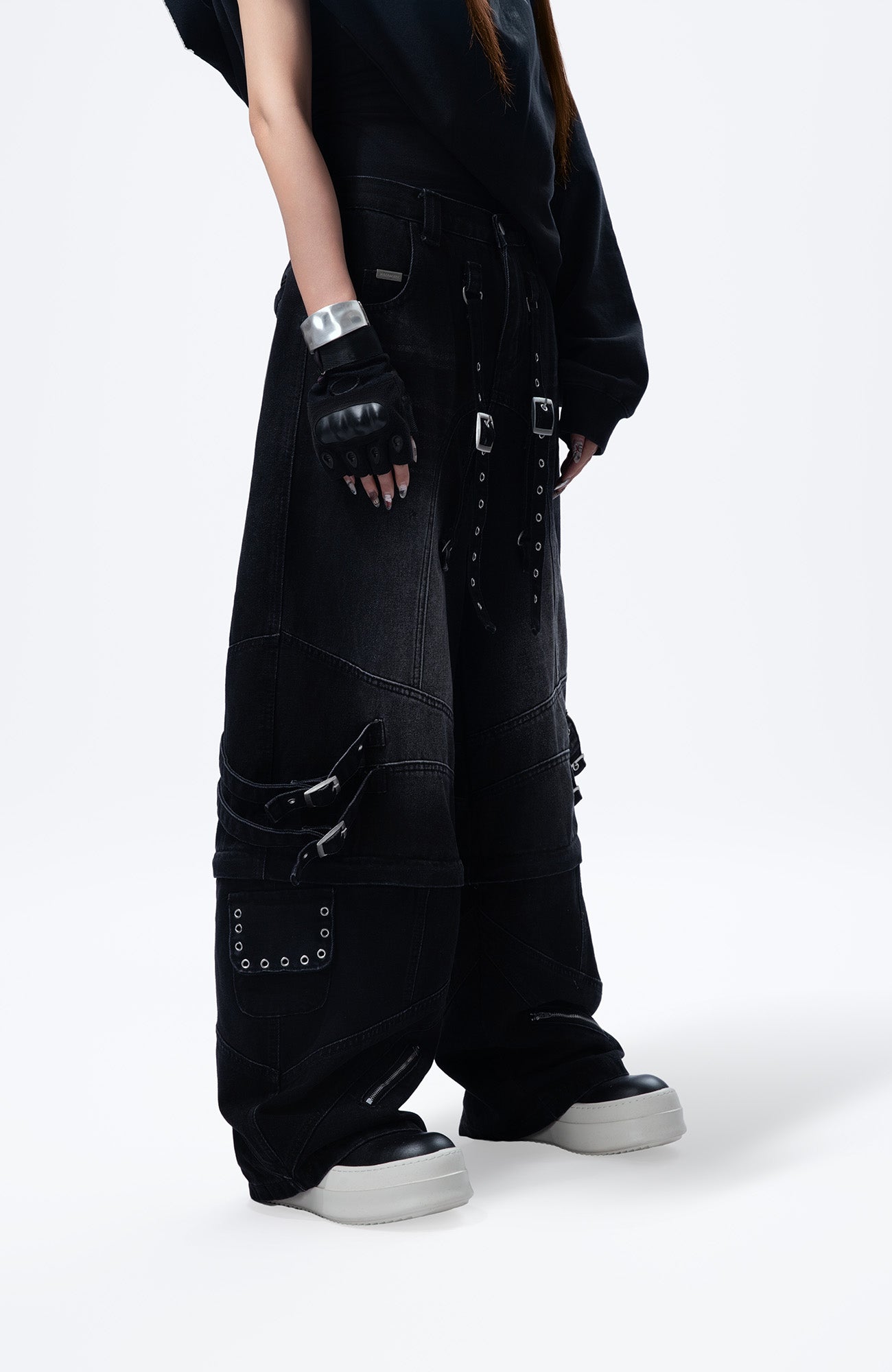 MOGONGSHE Detachable Drape-Strap Washed Jeans