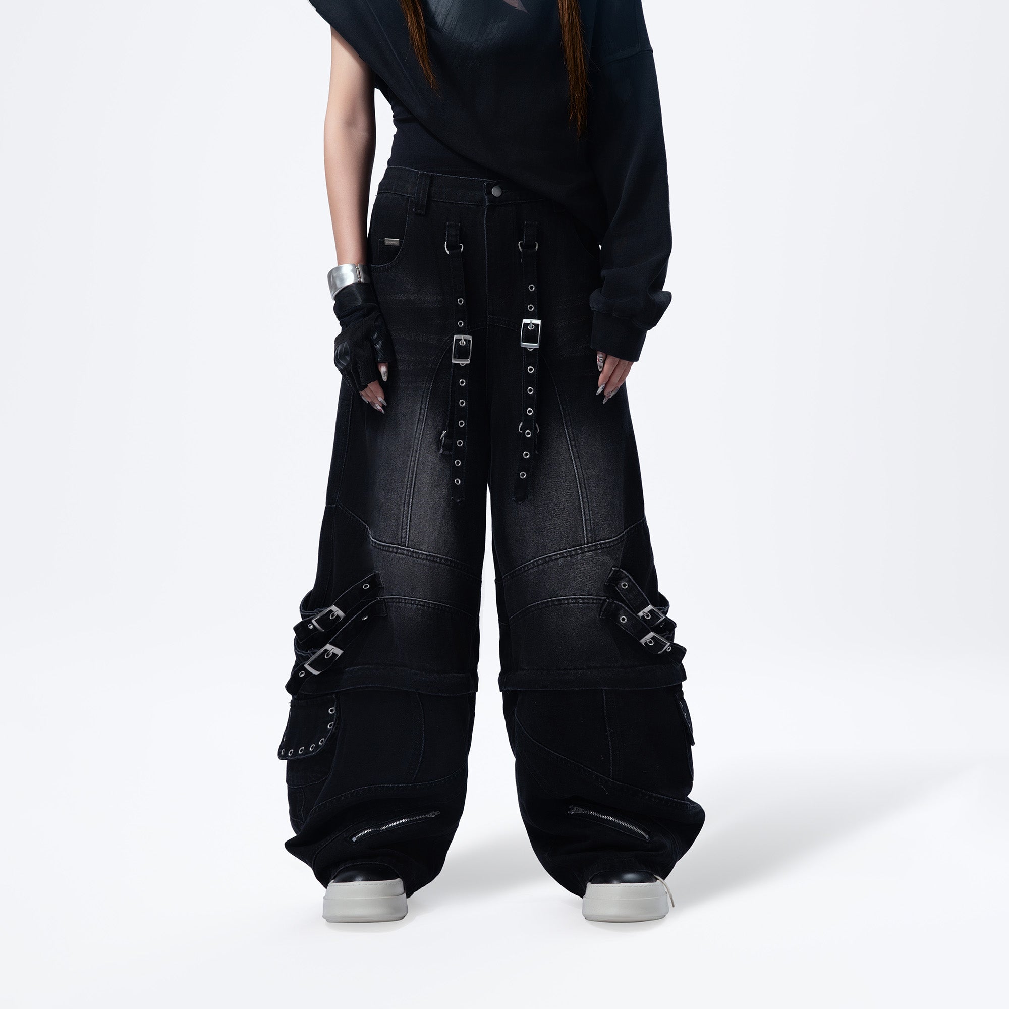 MOGONGSHE Detachable Drape-Strap Washed Jeans