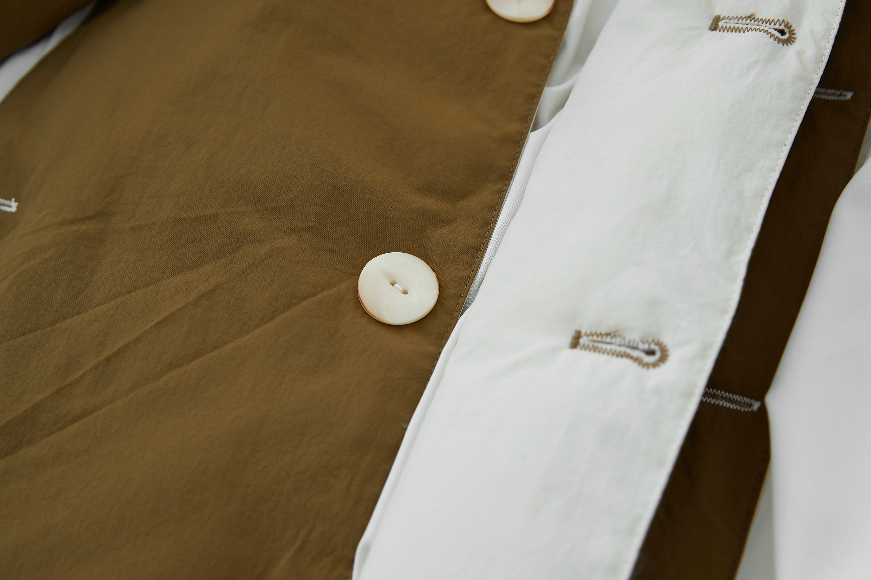 SAME FLOW Layered Contrast Placket Puffer Jacket