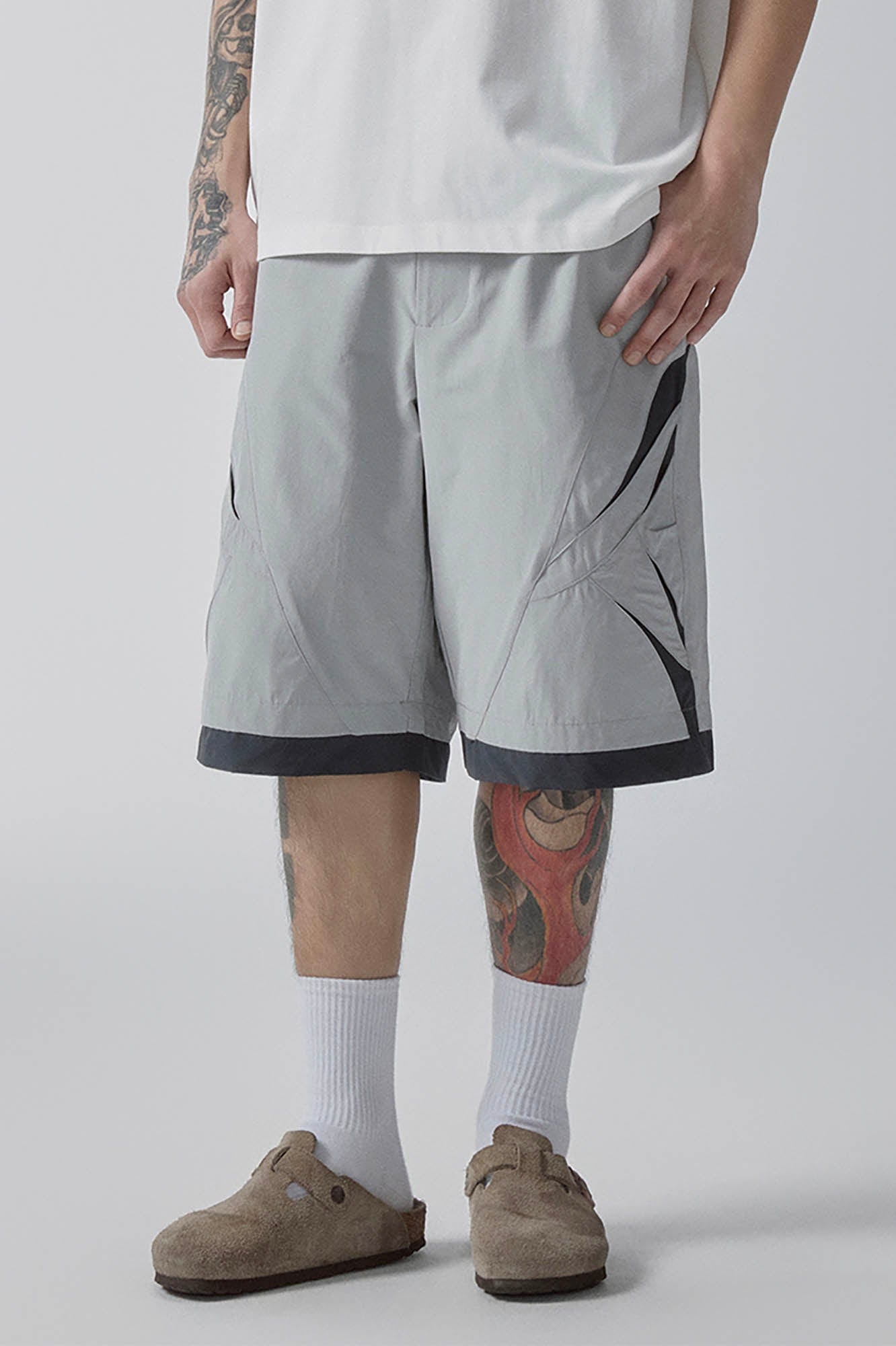 F2CE Contrast Panel Cut-Out Knee Shorts