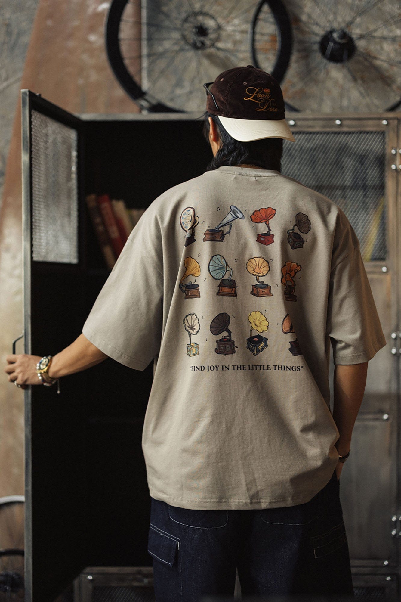 BANANA CLUB Gramophone Graphic Sorona Oversized T-Shirt