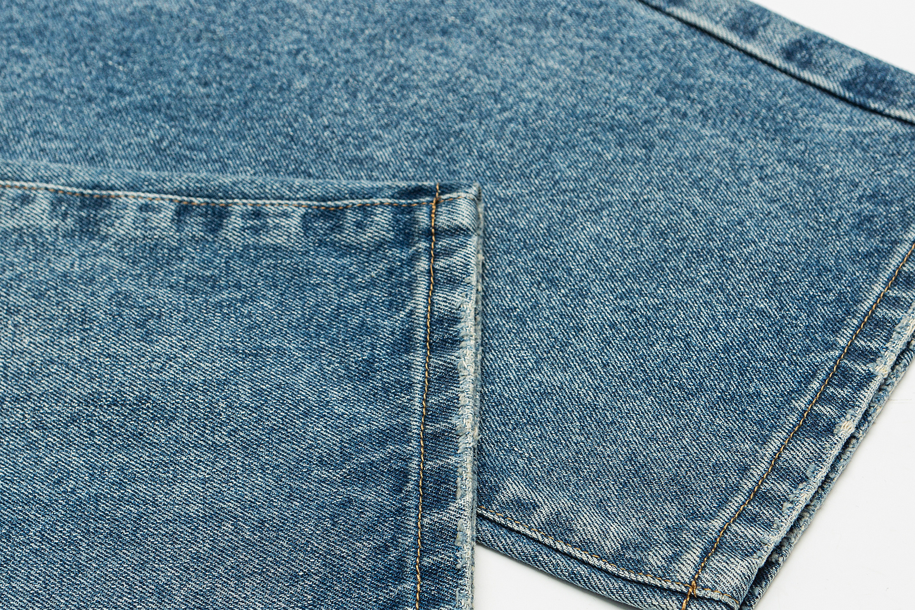 ME DA IGUAL Washed Distressed Tapered Jeans