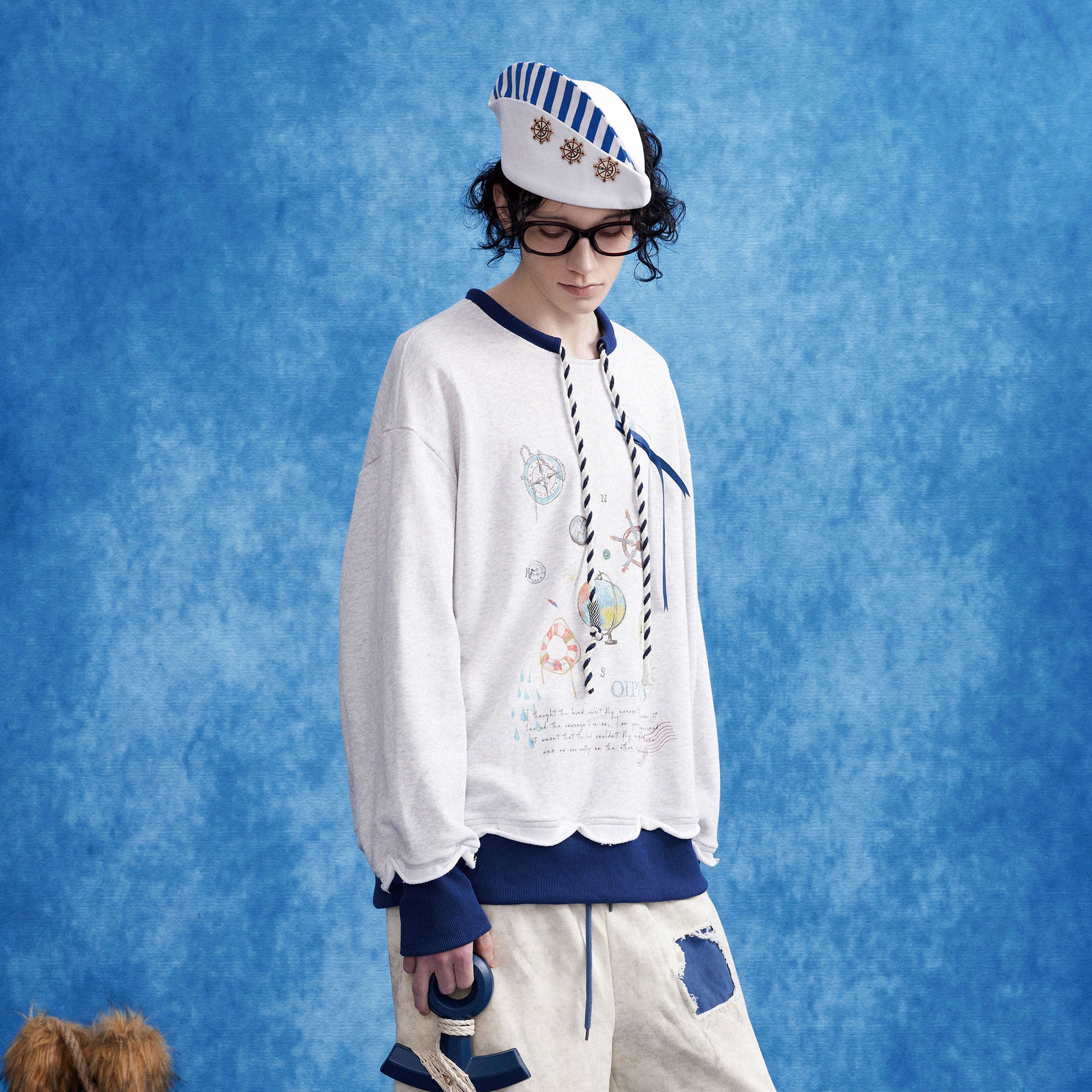OIPWORD Voyager Graphic Scallop-Hem Sweatshirt