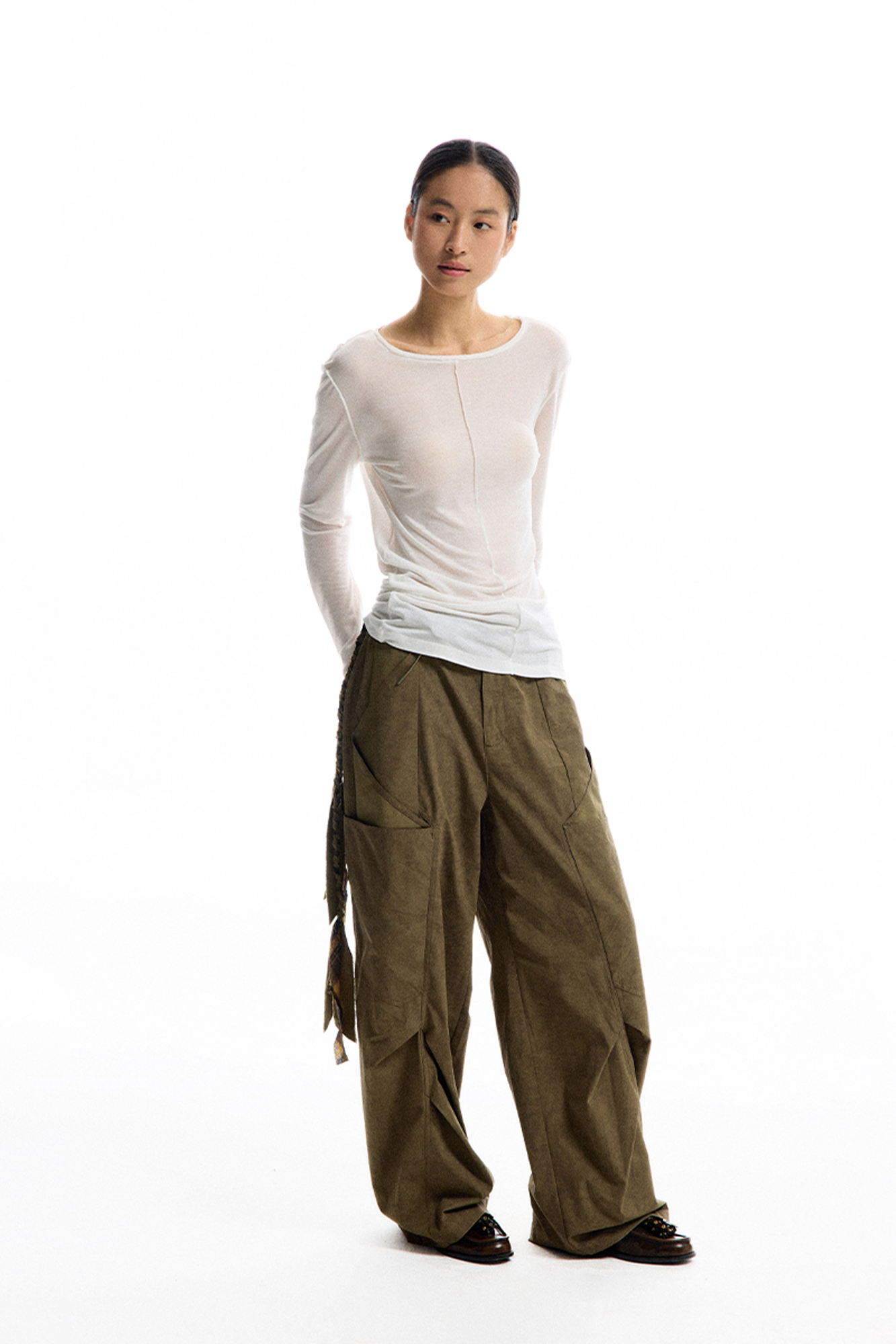CONPCONP Pocket Pleated Curved Wide-Leg Cargo Pants