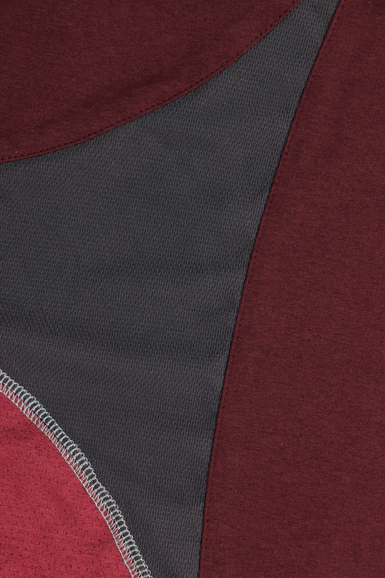 RELABEL Contrast Paneled Quick-Dry Tee