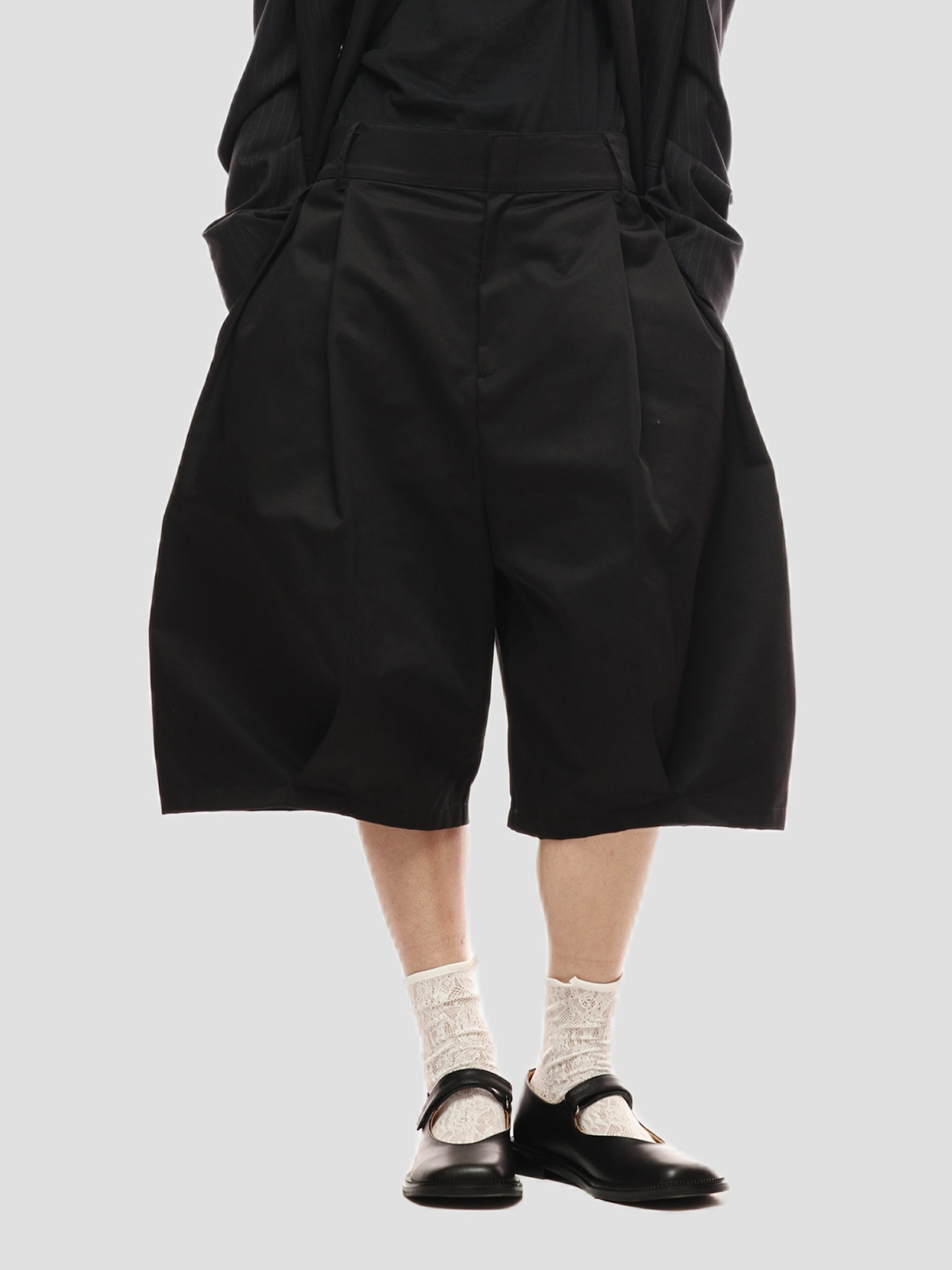 6CRAYON Retro Double-Pleat Wide-Leg Shorts Black