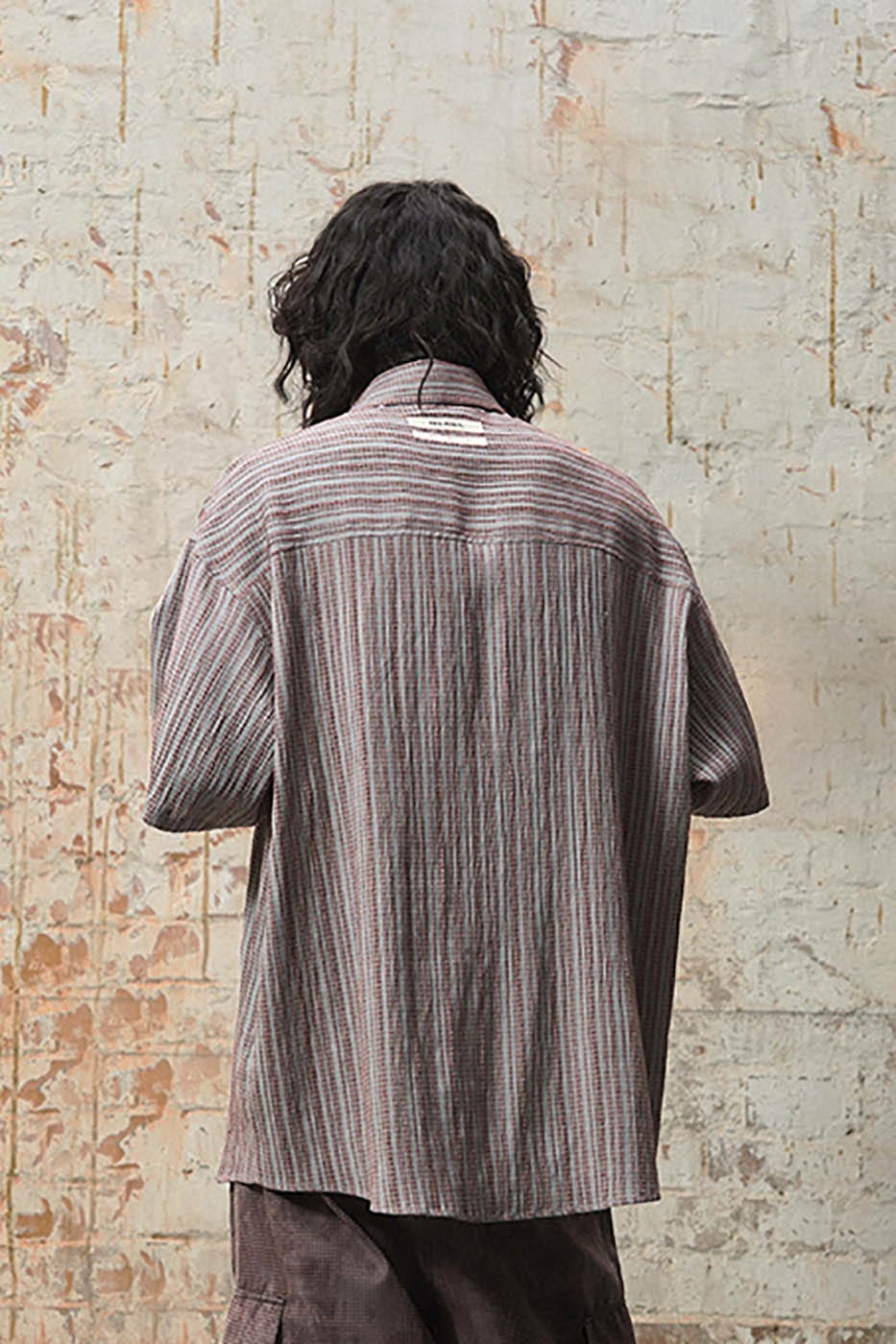 RELABEL Double-Pocket Wrinkle-Textured Striped Half Shirt