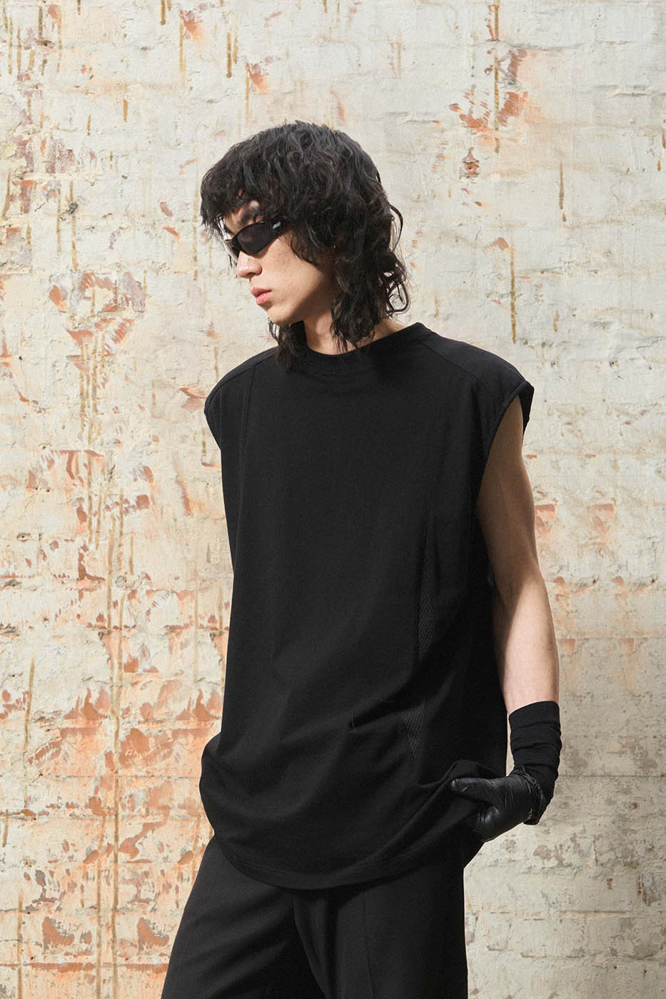 RELABEL Spliced Detachable Shoulder-Pad Mesh Vest