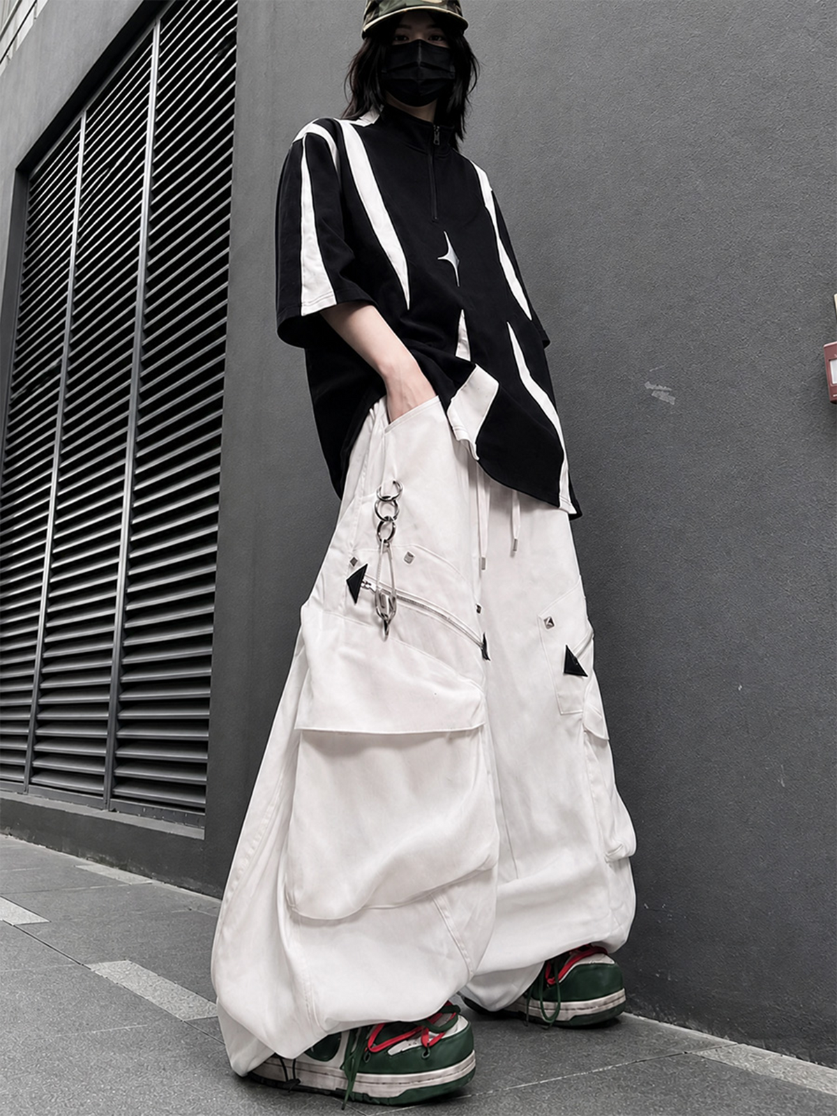 UUCSCC Retro Multi-Pocket Wide-Leg Cargo Pants