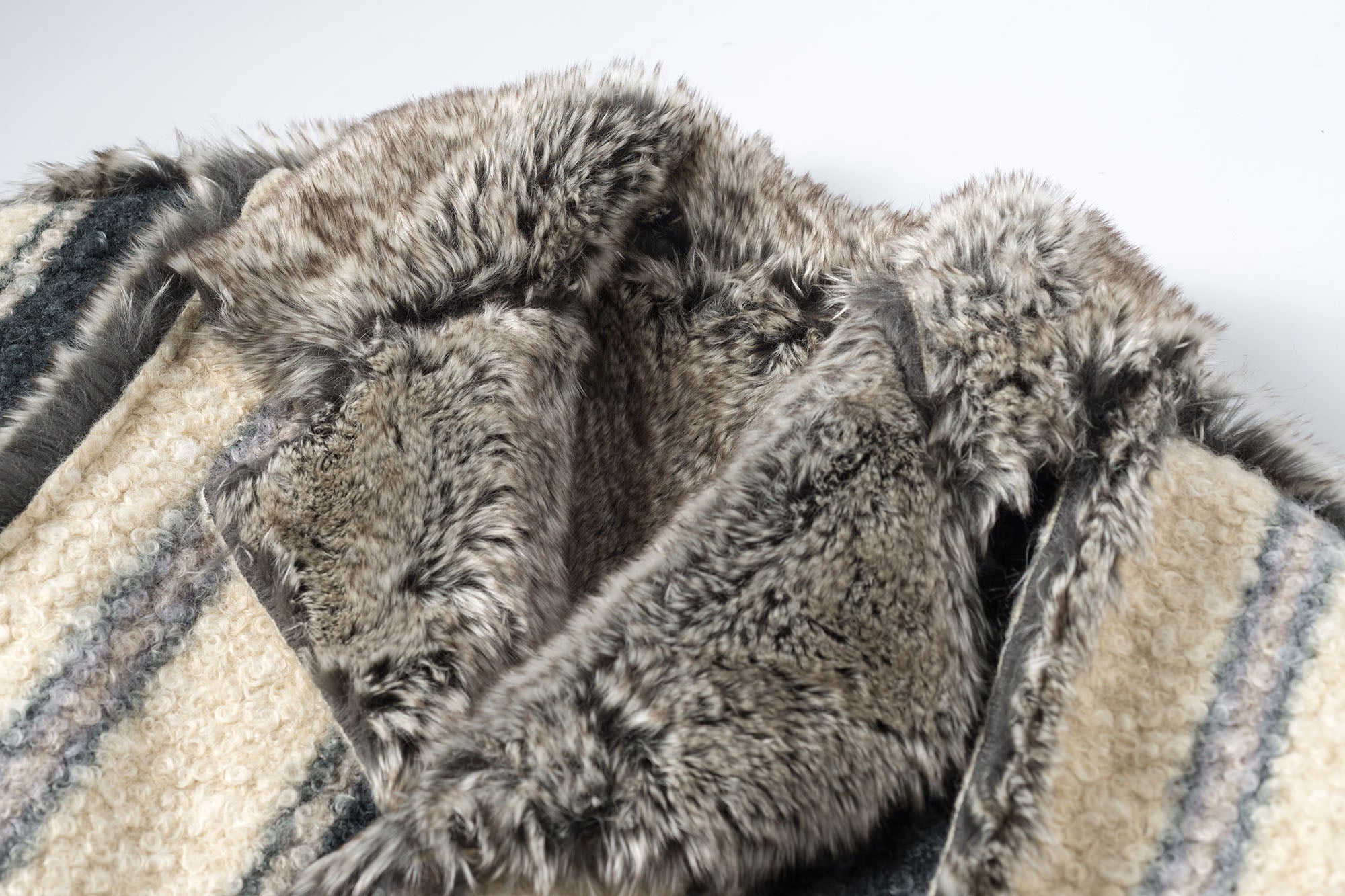 【たむ】Lumignon tweed-like fur knit TUIMU Reversible Faux Fur Cropped Jacket