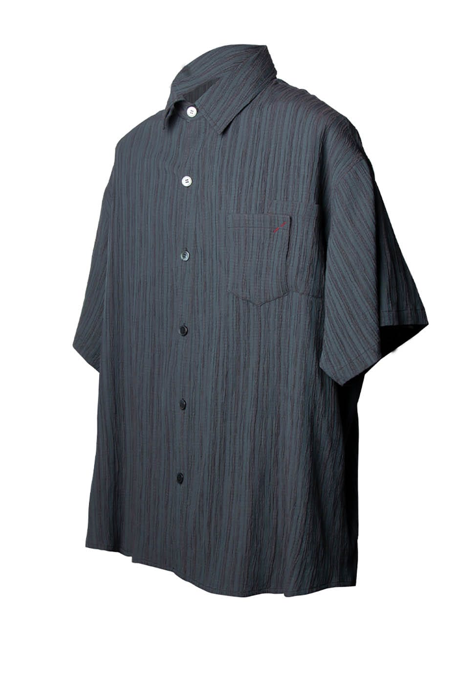 RELABEL Double-Pocket Wrinkle-Textured Striped Half Shirt