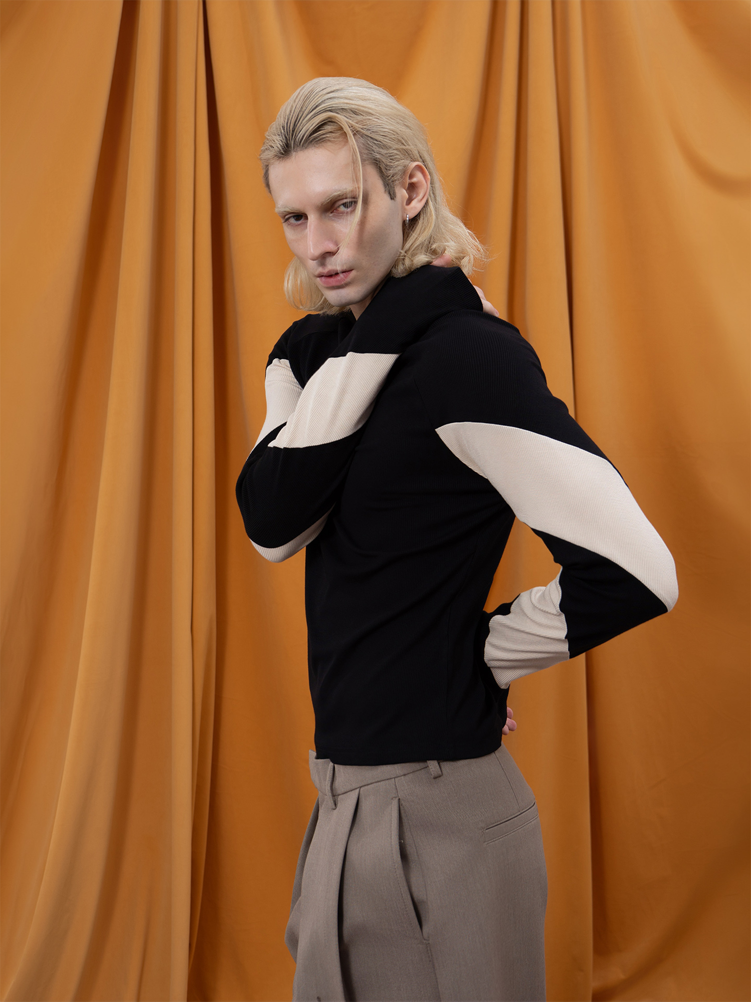 CLP Spiral Contrast Slim-Fit Long-Sleeve Tee