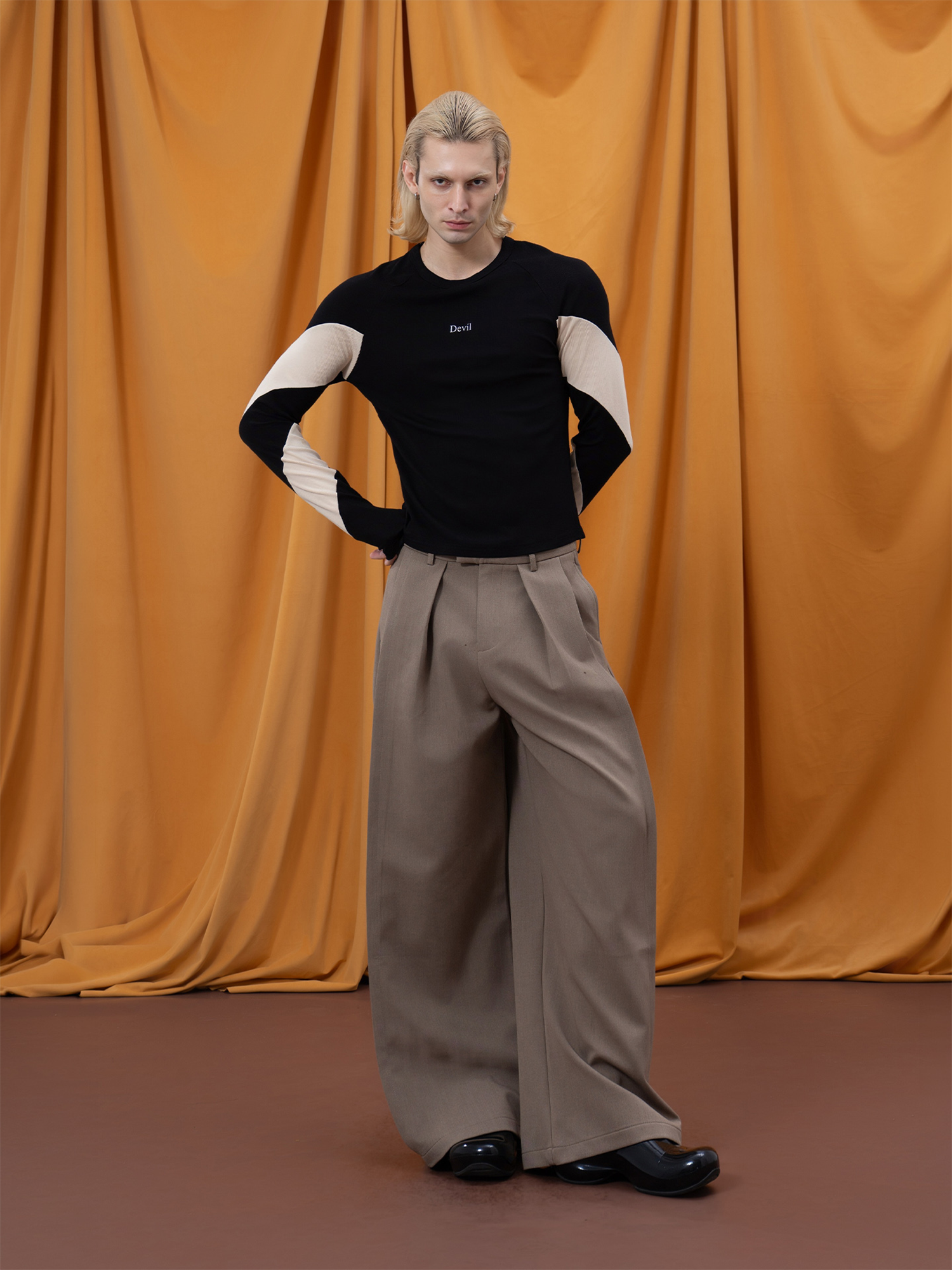 CLP Spiral Contrast Slim-Fit Long-Sleeve Tee