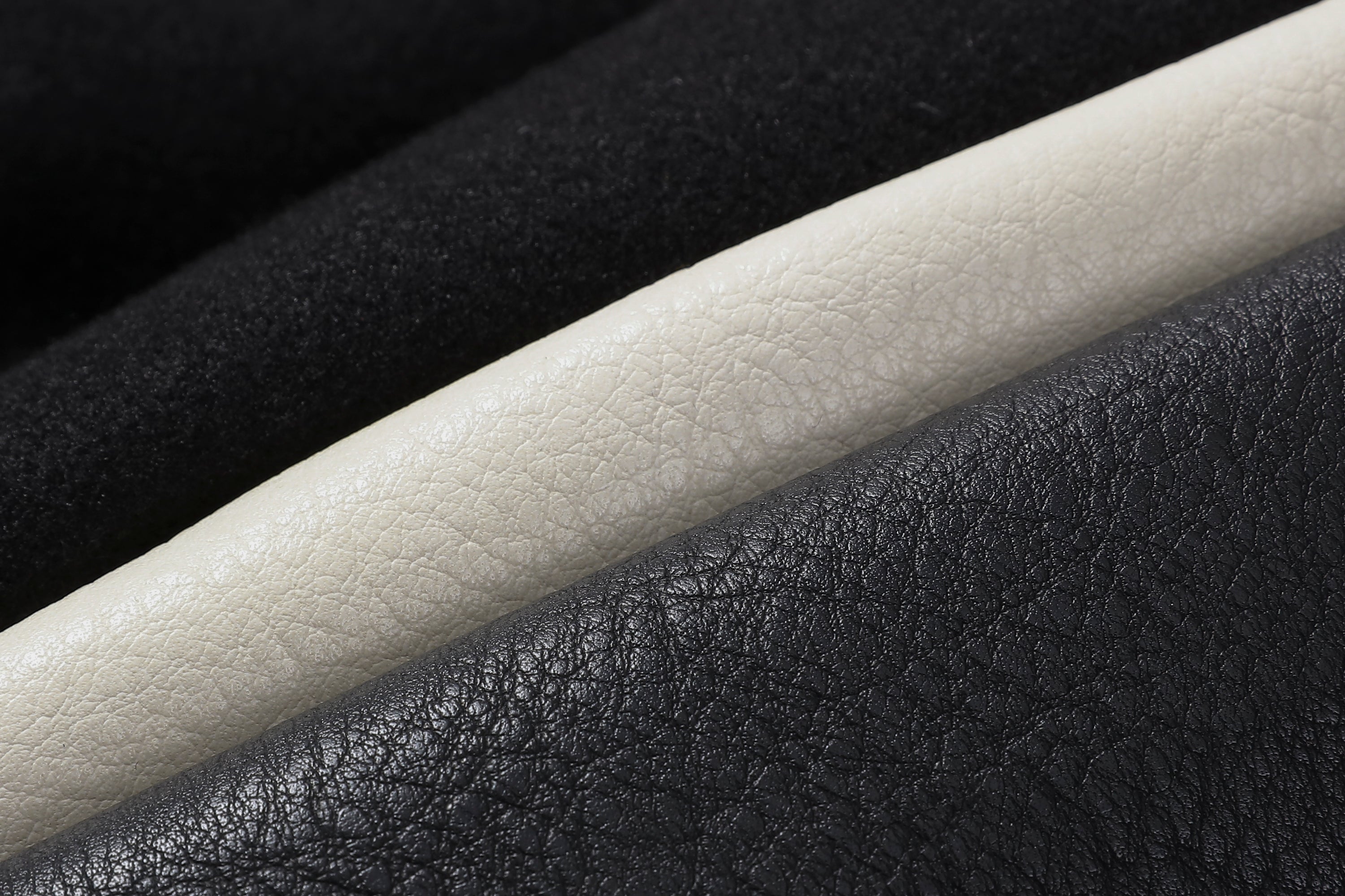 MAKEMORE Contrast Panel LOGO Patch Padded Jacket