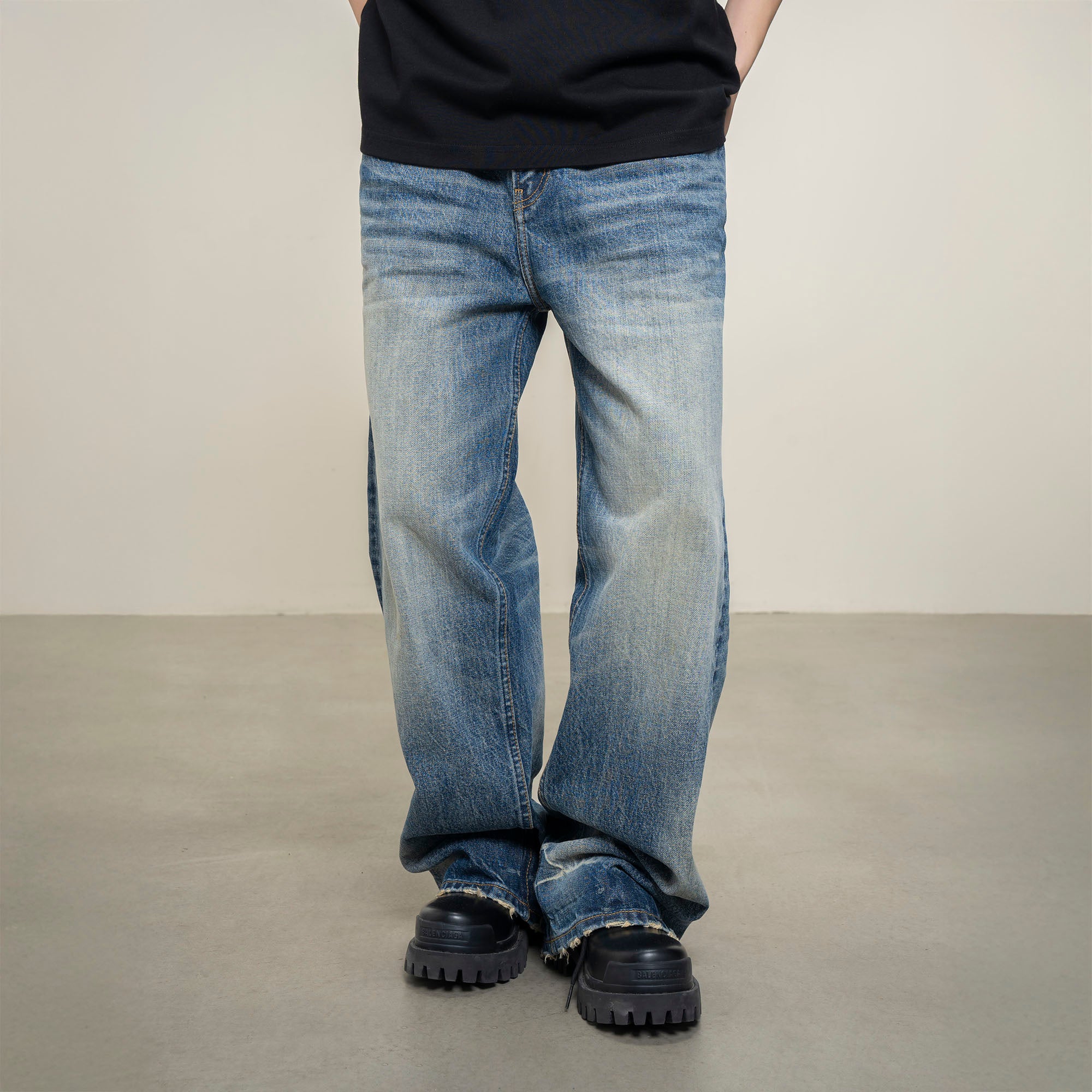 MAKEMORE Retro Washed Frayed Edge Jeans