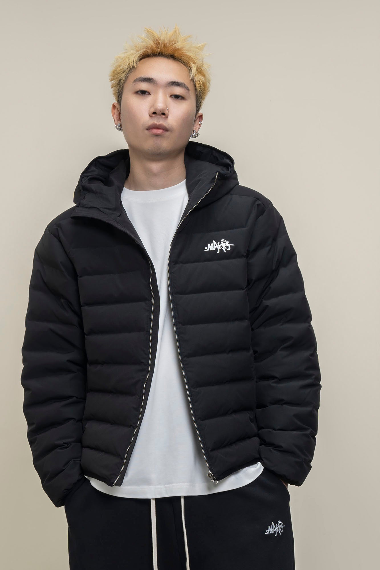 MAKEMORE LOGO Embroidered Elastic Quilted Down Jacket