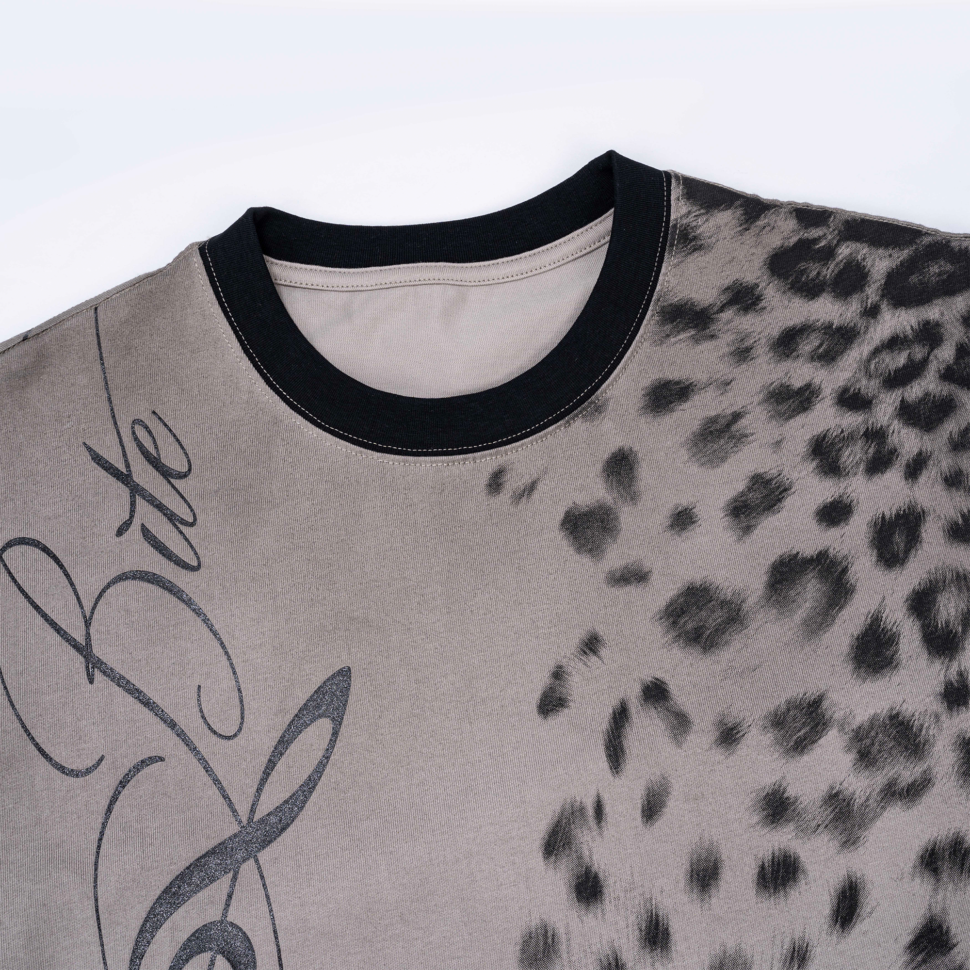 ESAIAS Washed Leopard Graphic T-Shirt