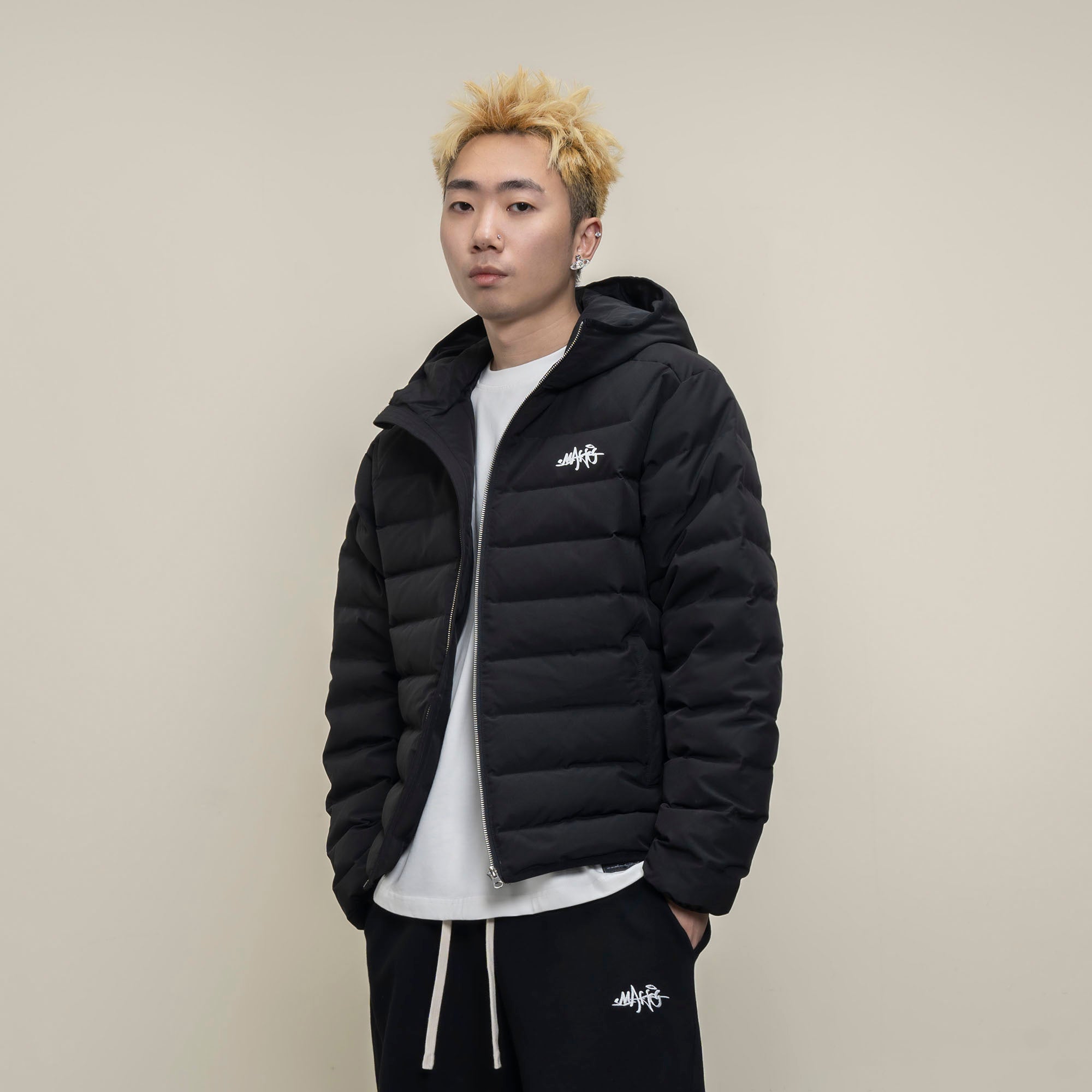 MAKEMORE LOGO Embroidered Elastic Quilted Down Jacket