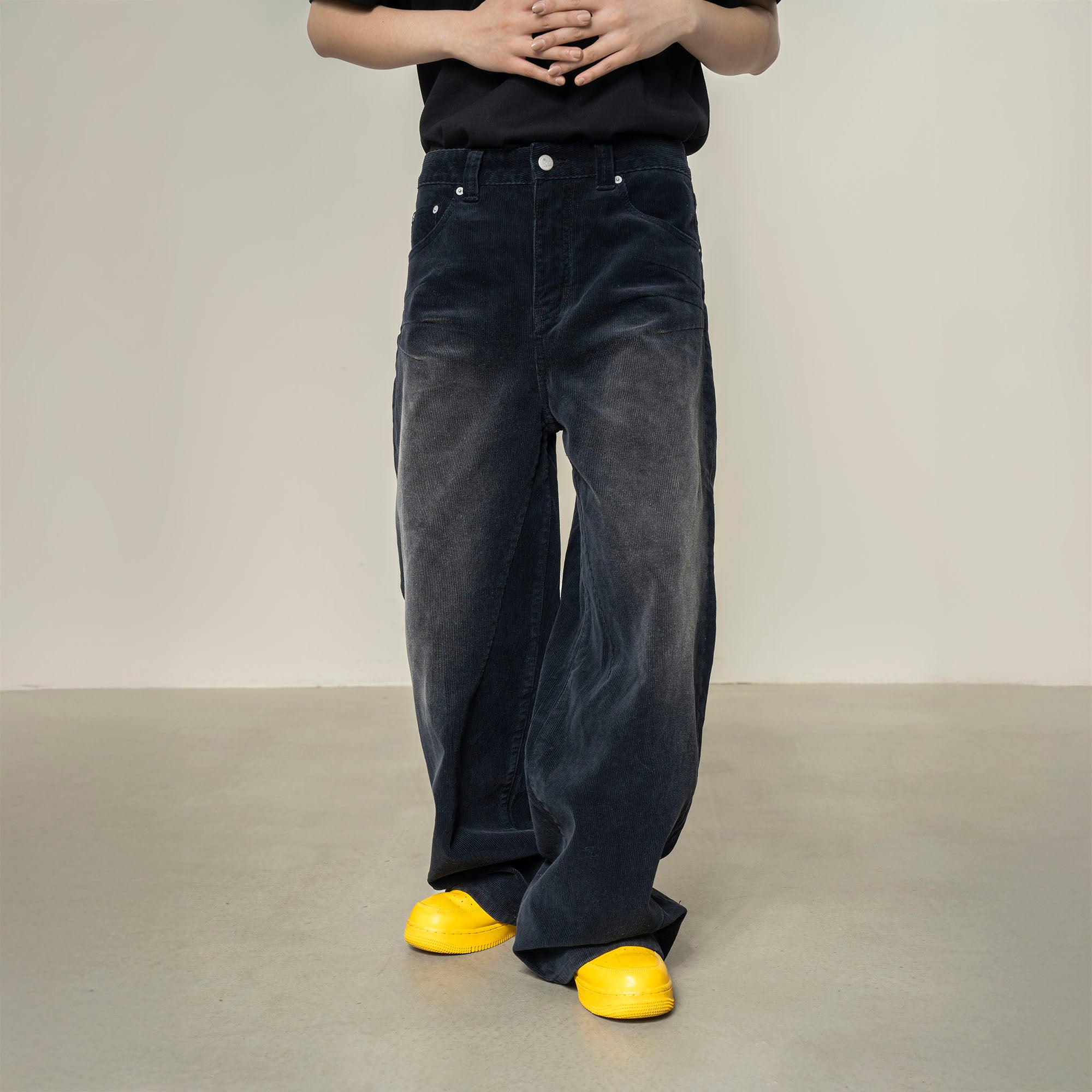 MAKEMORE Washed Oversized Corduroy Pants