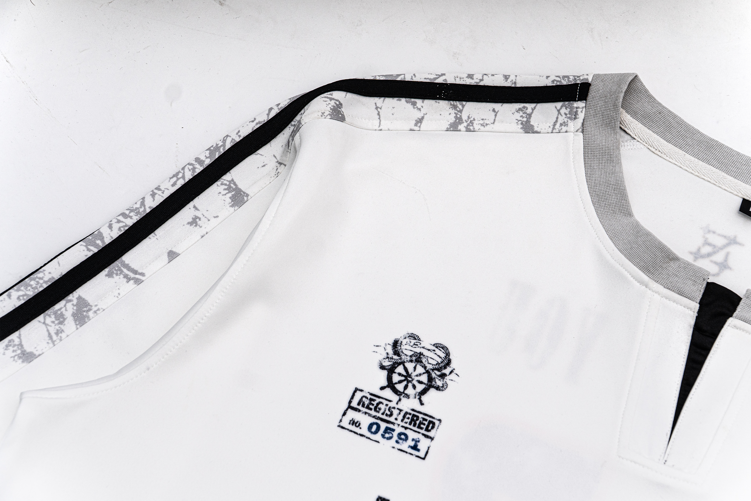 IN EXISTENCE Retro Crest Graphic Jersey