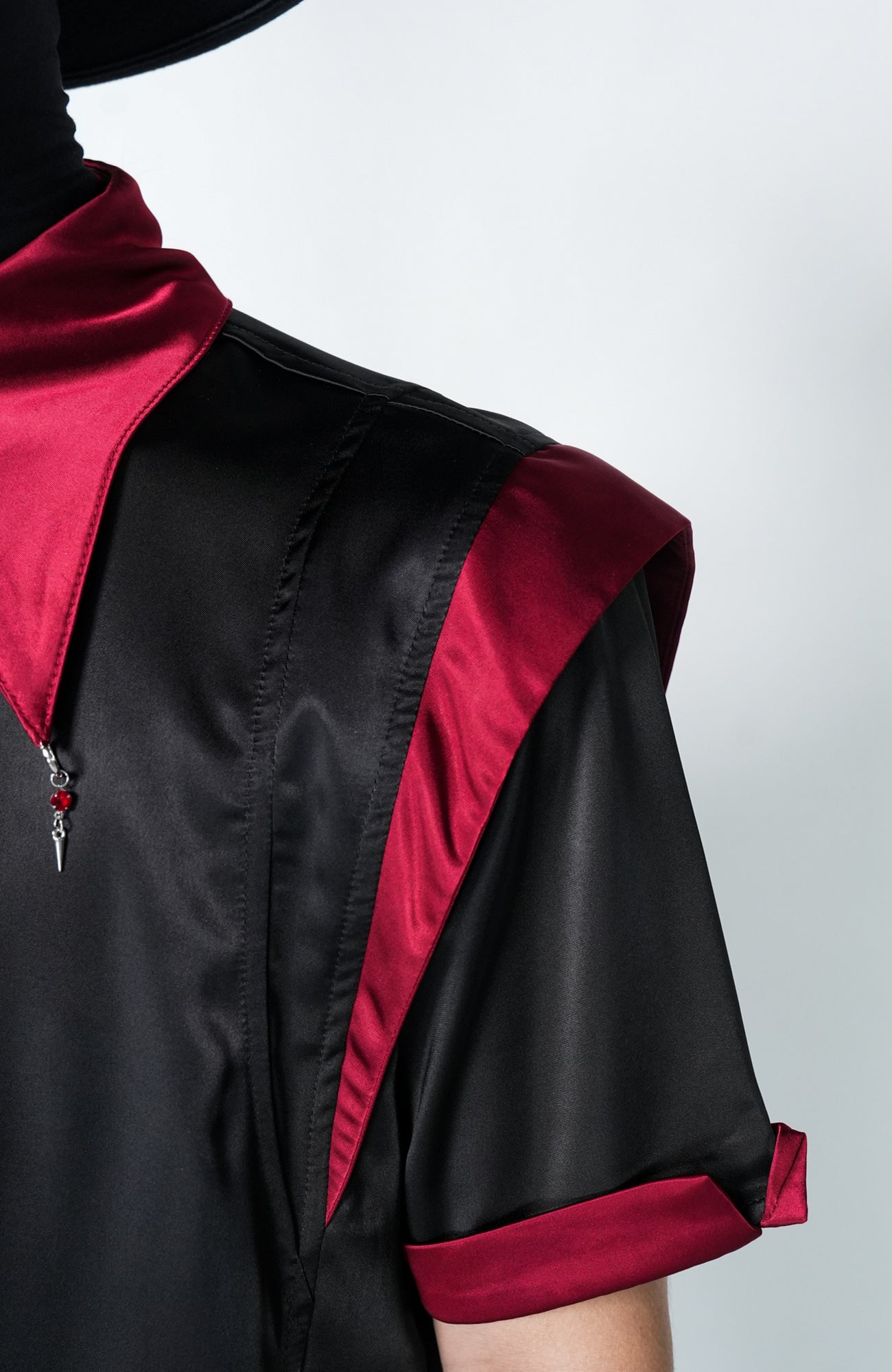 VE2 Contrast Satin Point Collar Half Shirt