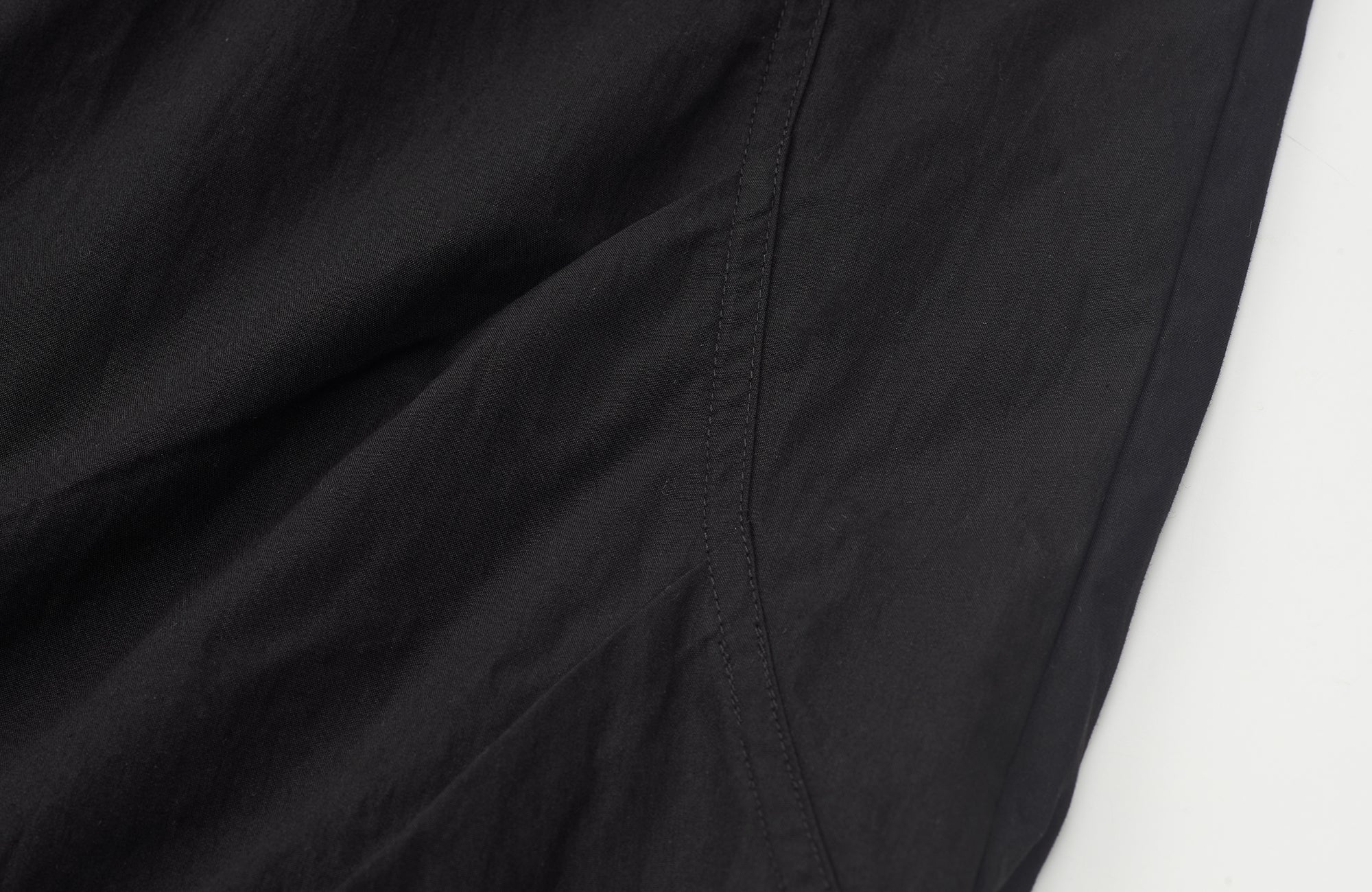 ROARINGWILD A ARCH Essential Drawstring Parachute Pants