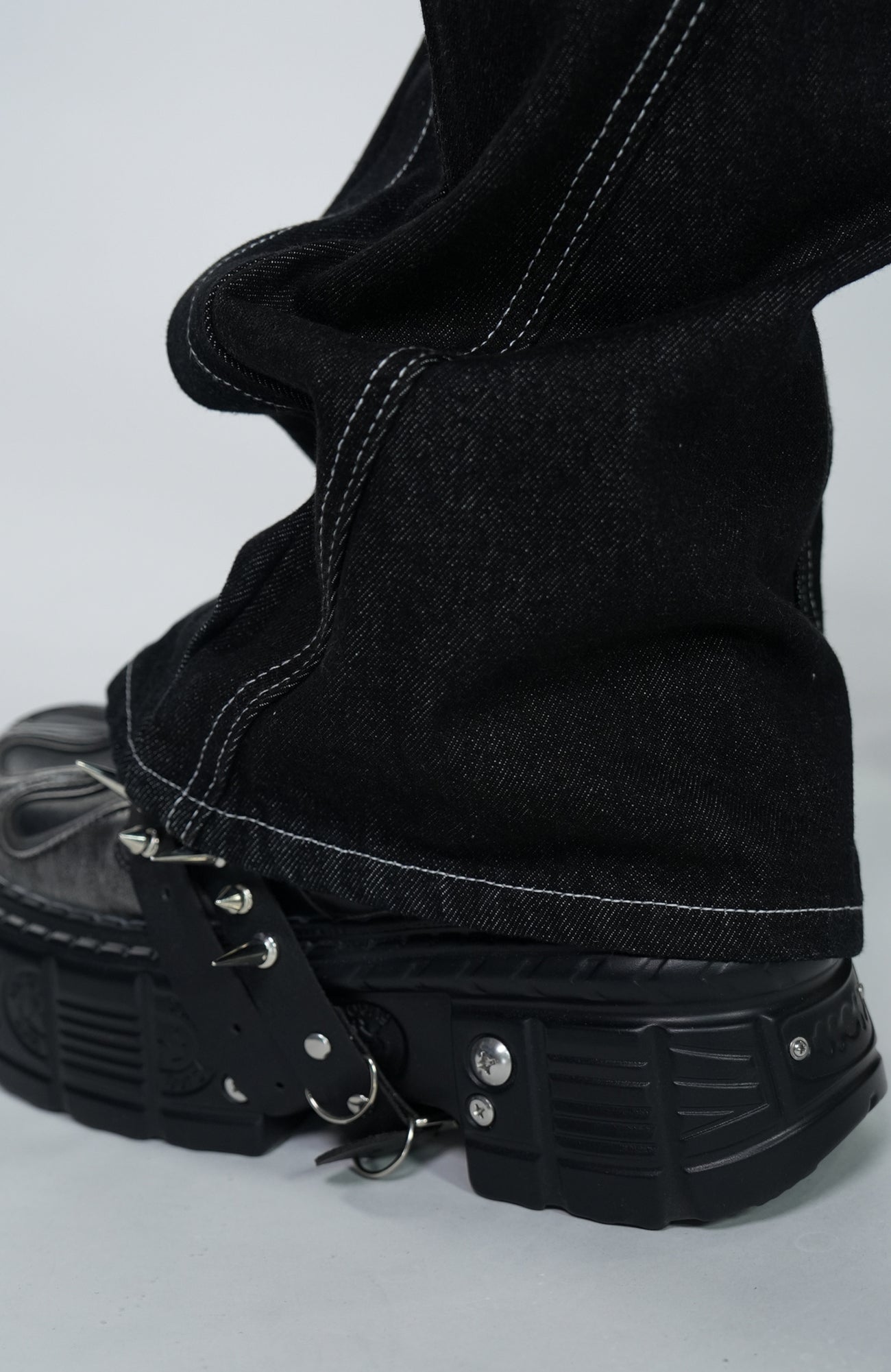 VE2 Raw Denim Button Panel Flared Jeans