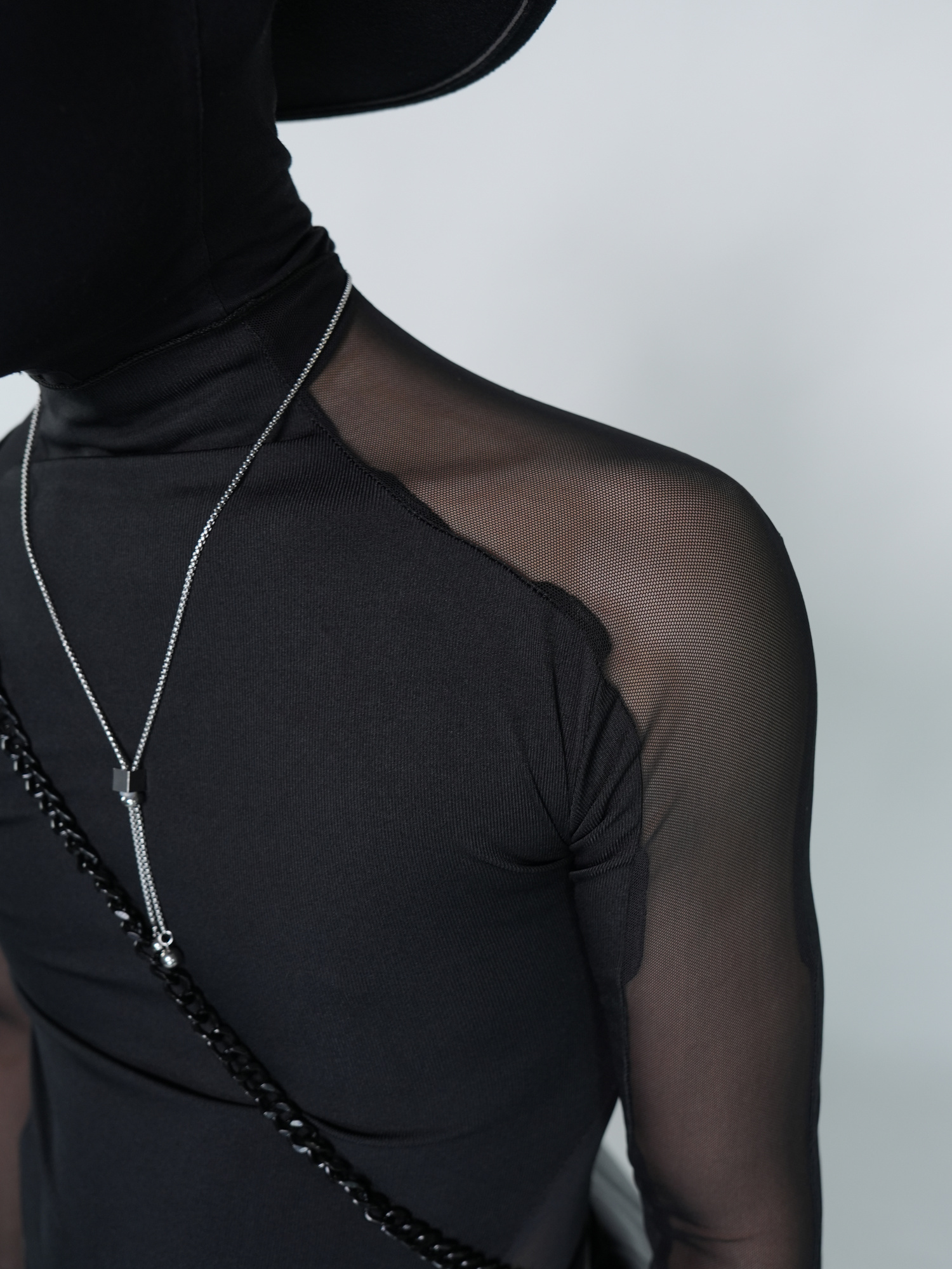 VE2 Sheer Mesh Mock-Neck Long-Sleeve Tee