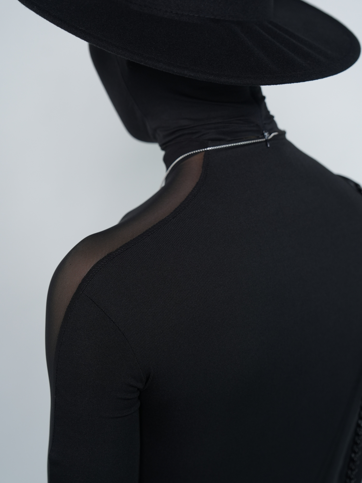 VE2 Sheer Mesh Mock-Neck Long-Sleeve Tee