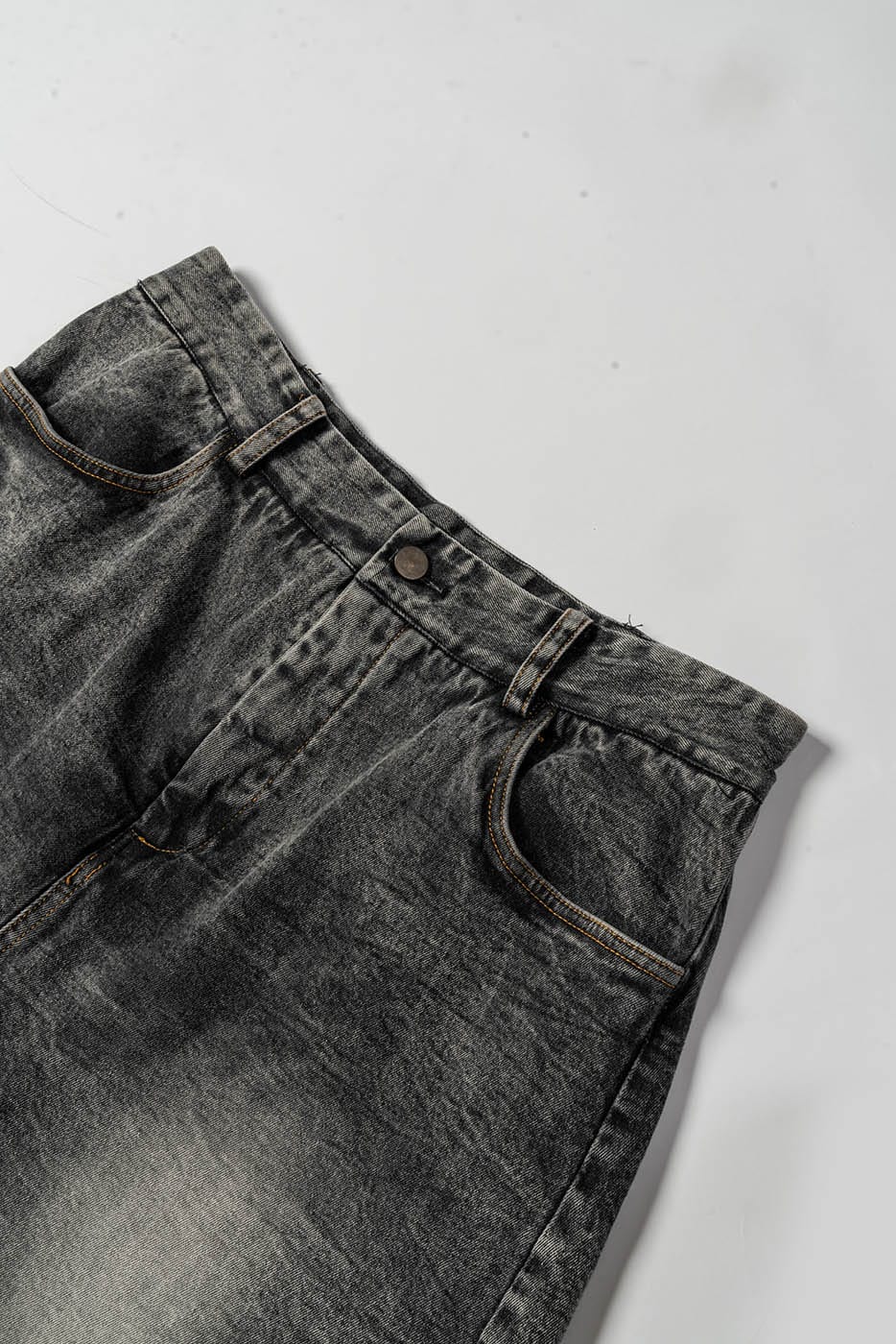 KADAKADA Washed Double-Layer Raw-Edge Shorts