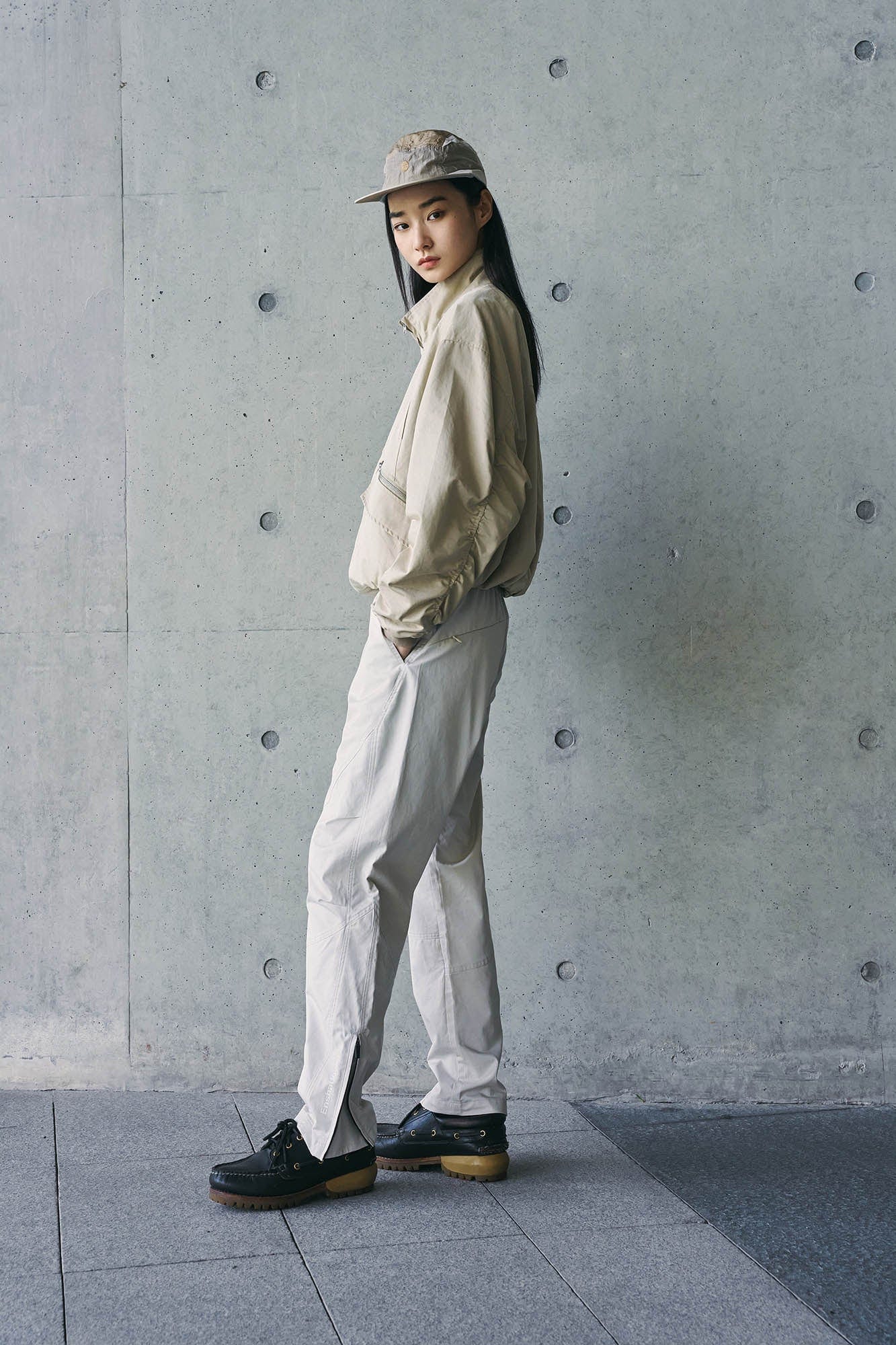 ENSHADOWER Spliced Crinkled Zippered Jogger Pants White