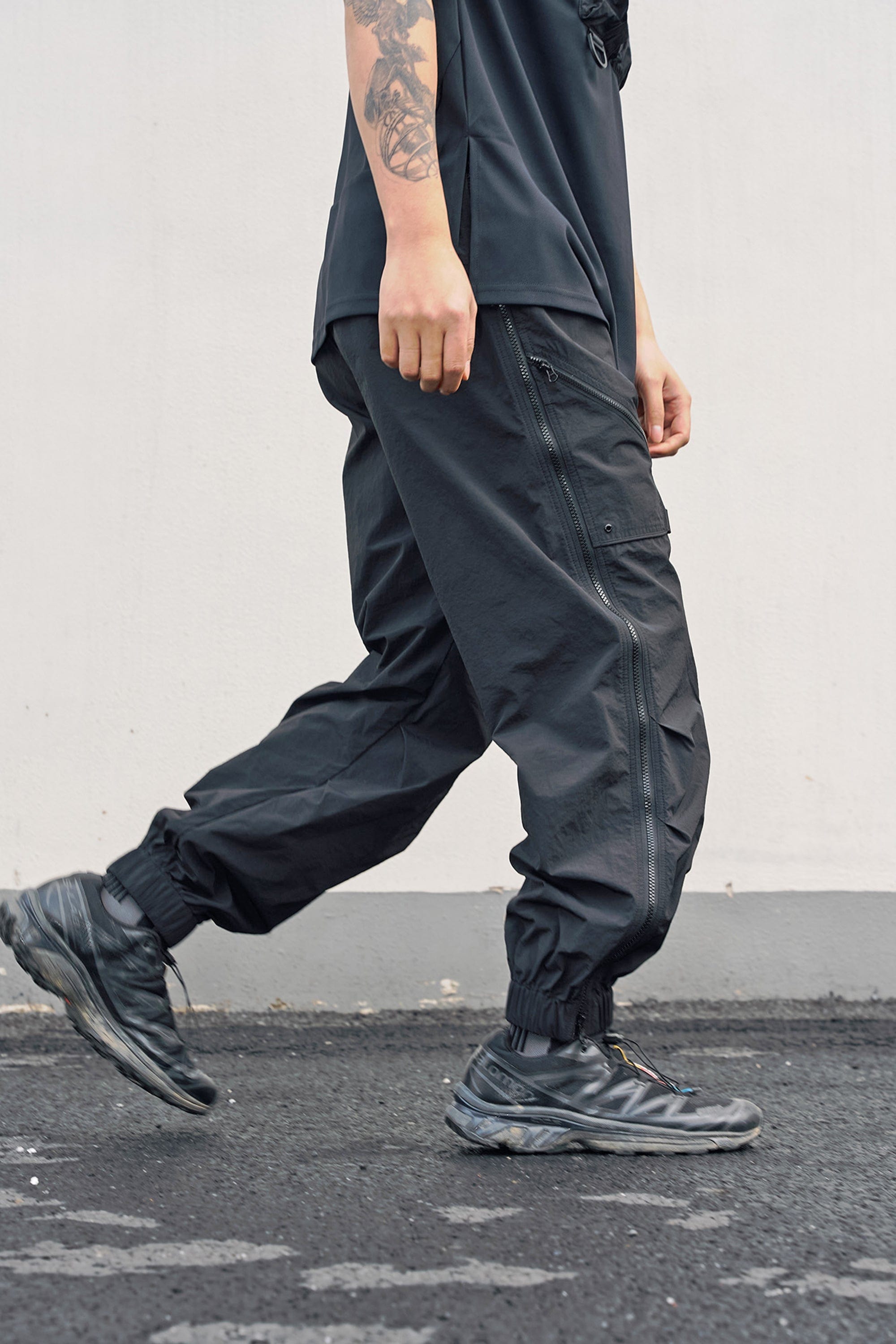 ENSHADOWER Modern Quick-Dry Multi-Pockets Jogger