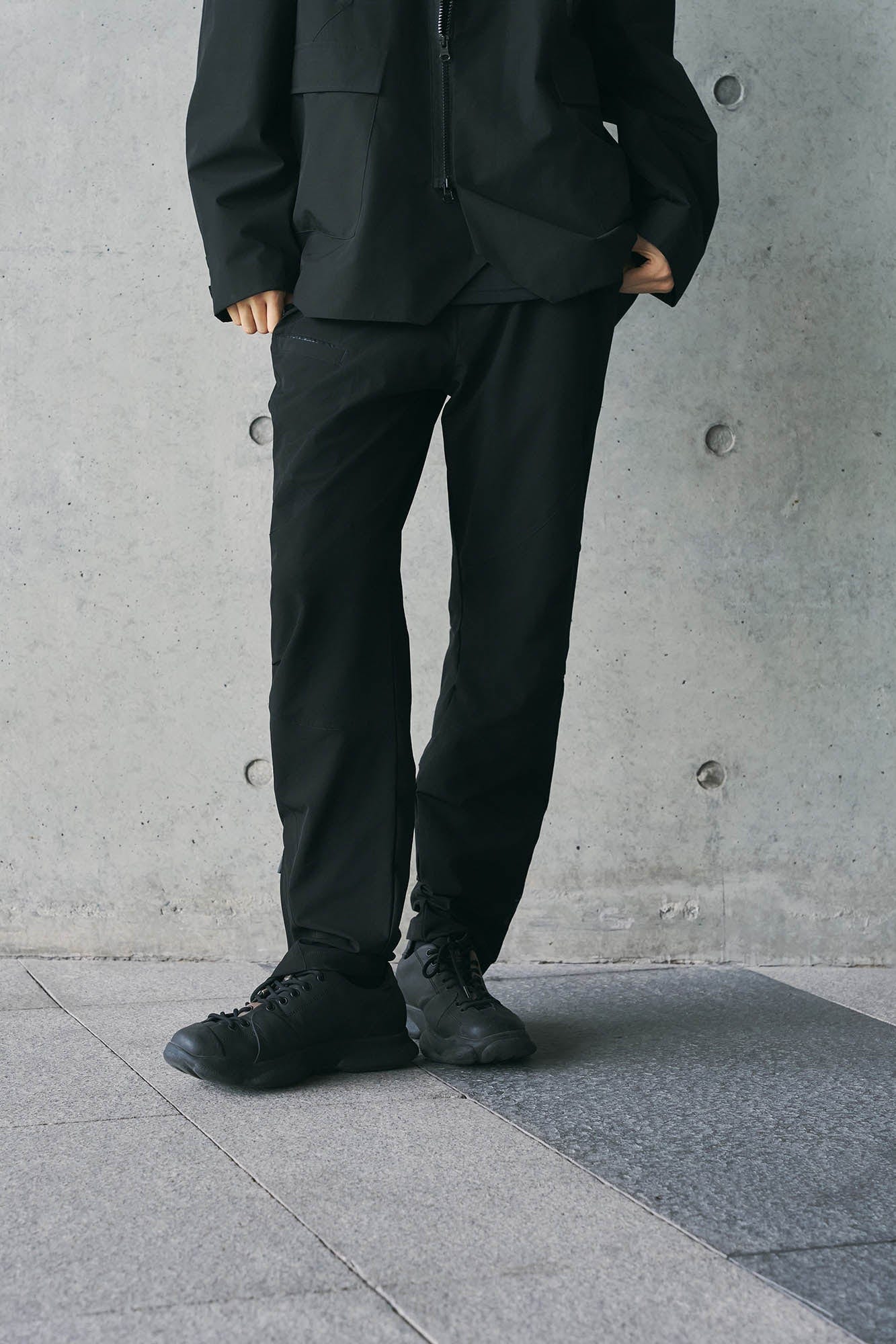 ENSHADOWER Spliced Crinkled Zippered Jogger Pants Black