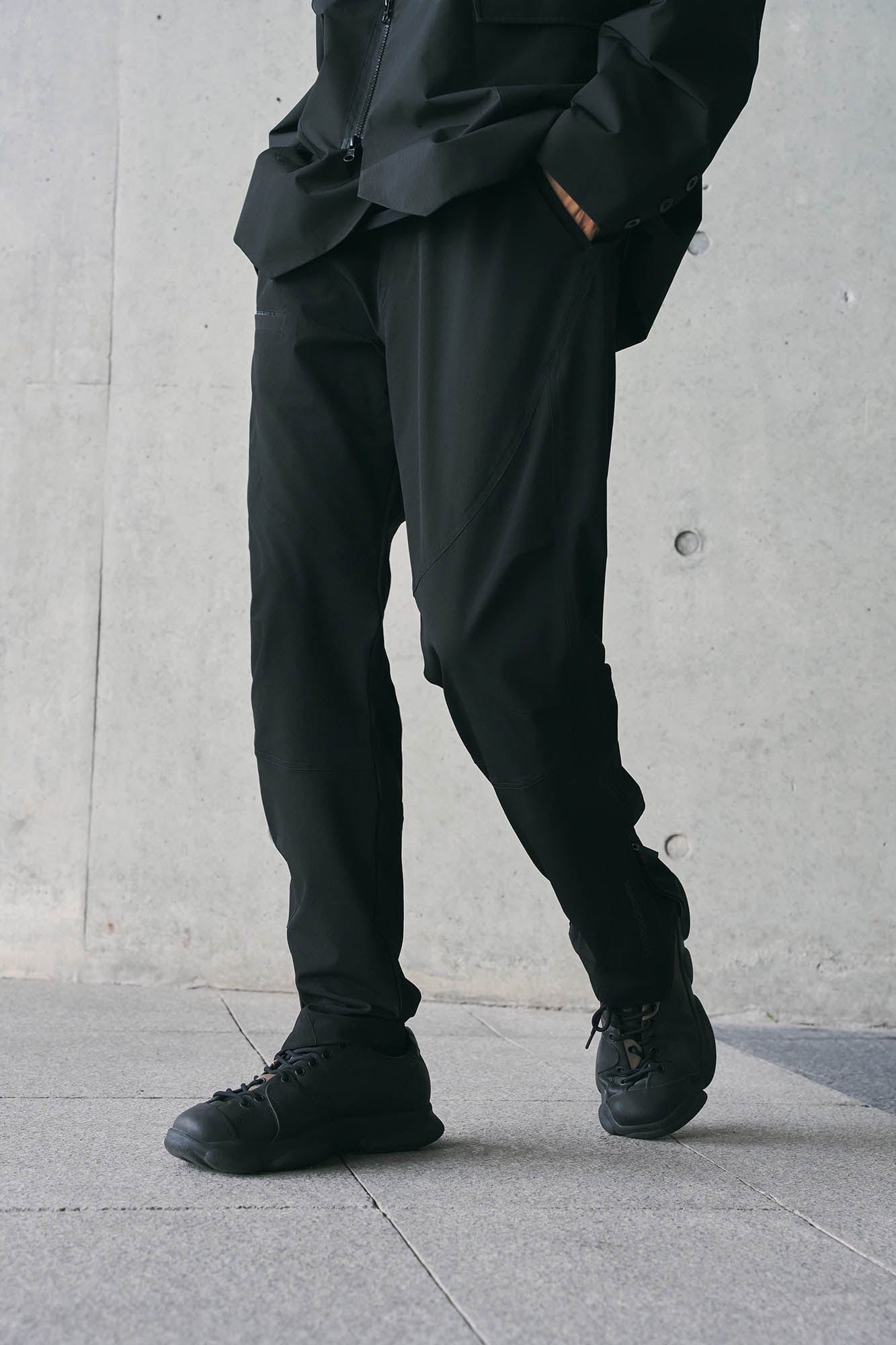 ENSHADOWER Spliced Crinkled Zippered Jogger Pants Black