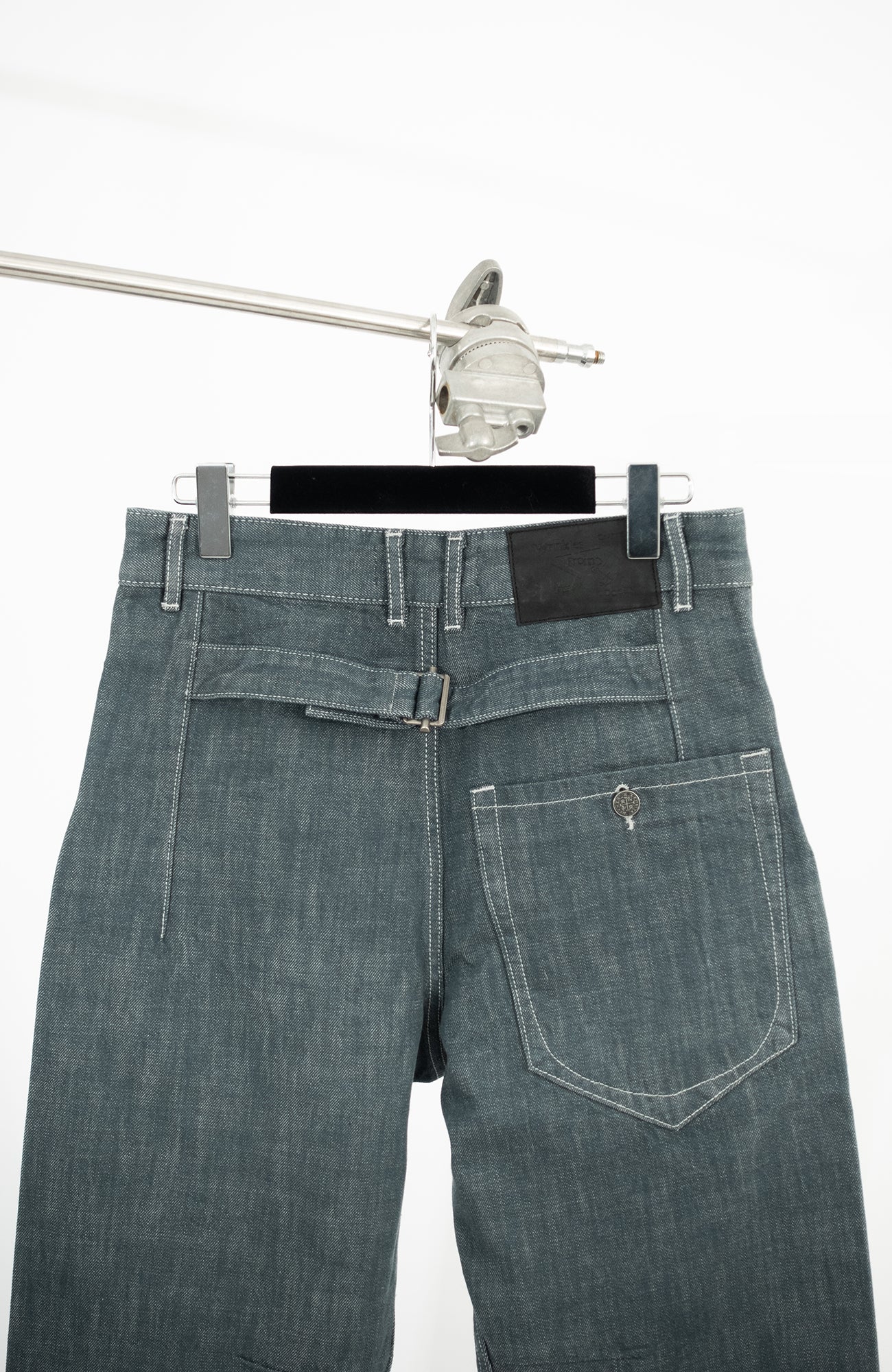 IN EXISTENCE Stitched Back-Belt Curved-Leg Jeans